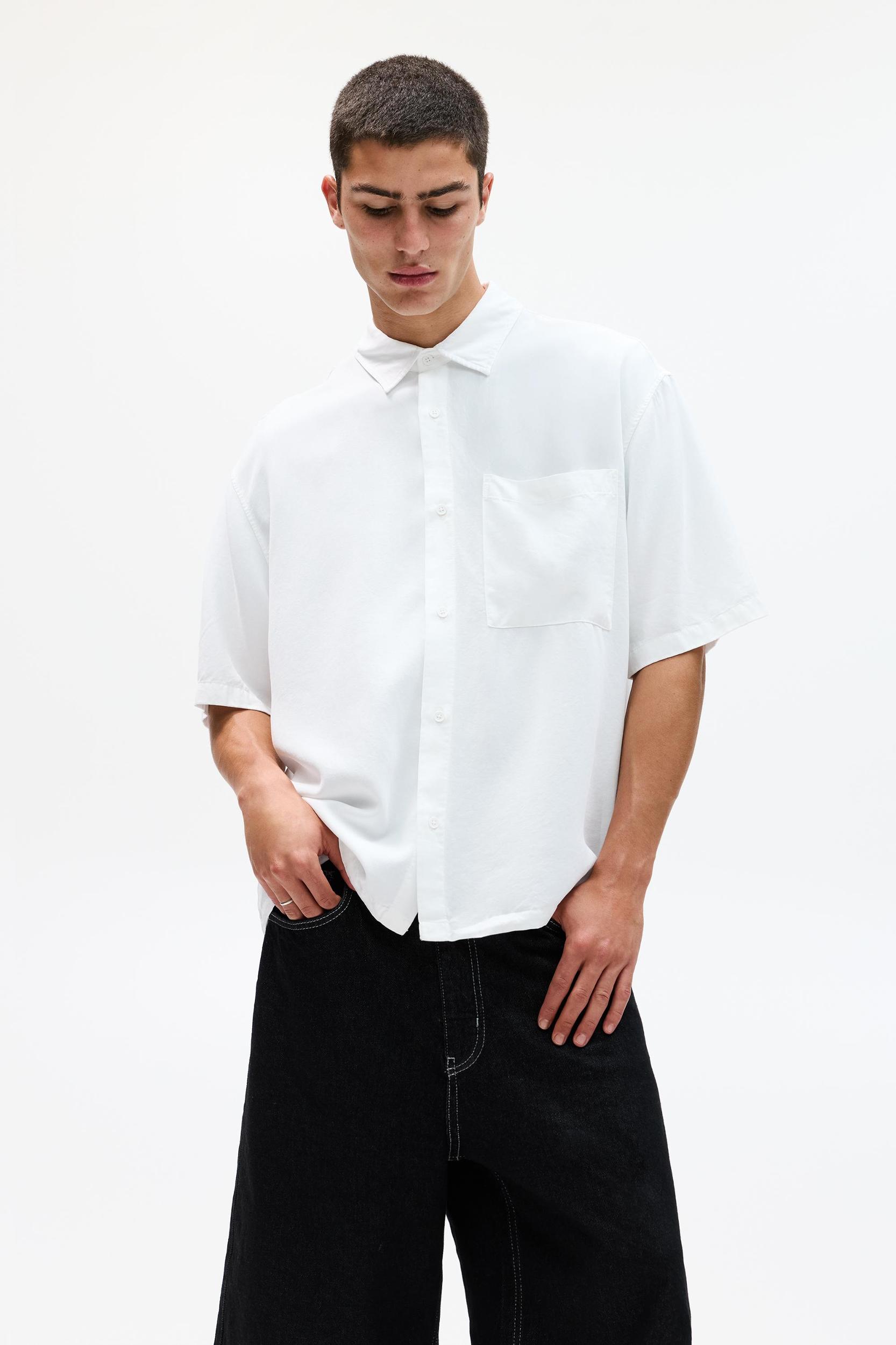 Short sleeve flowing shirt Product Image