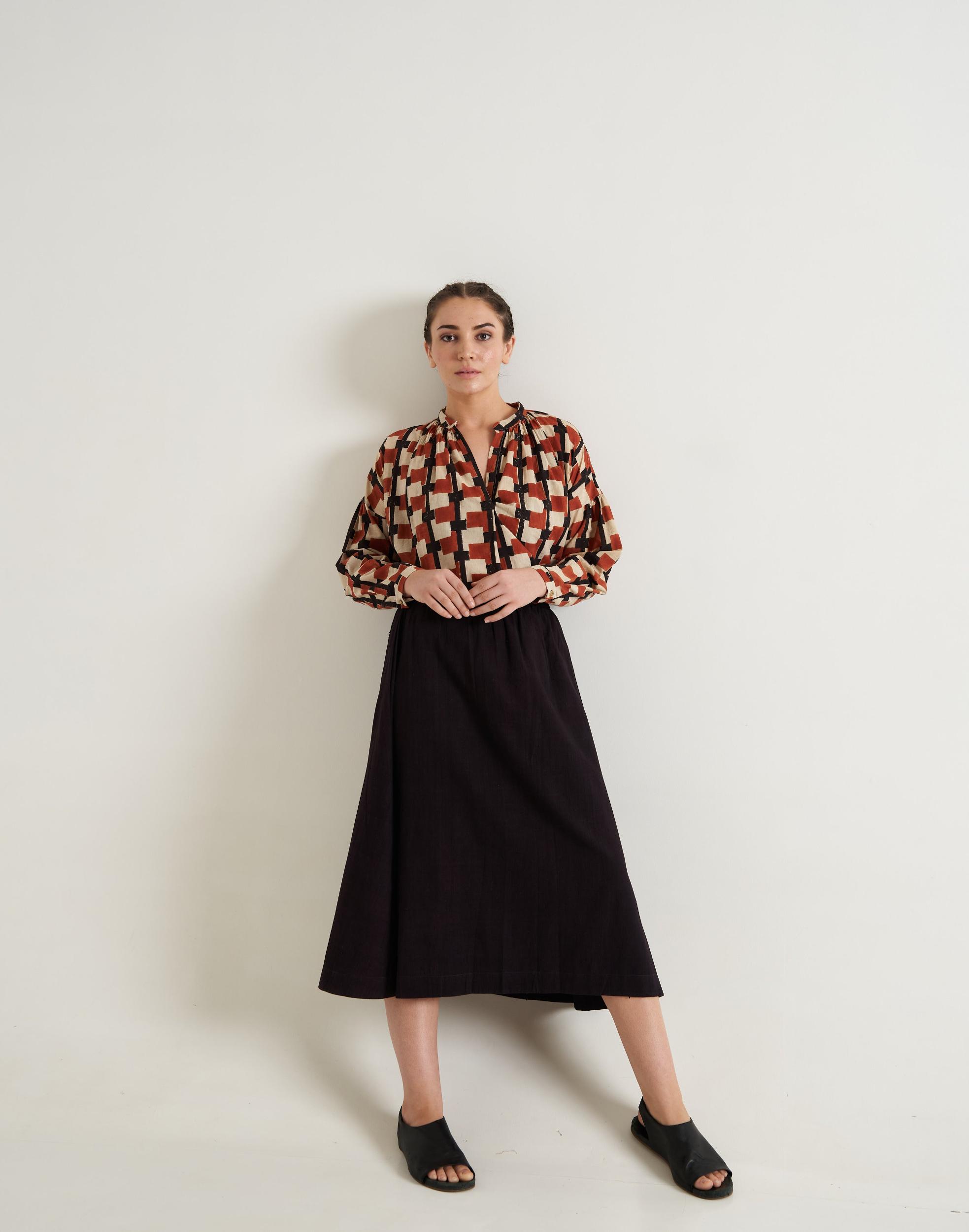 Classic organic black skirt Product Image