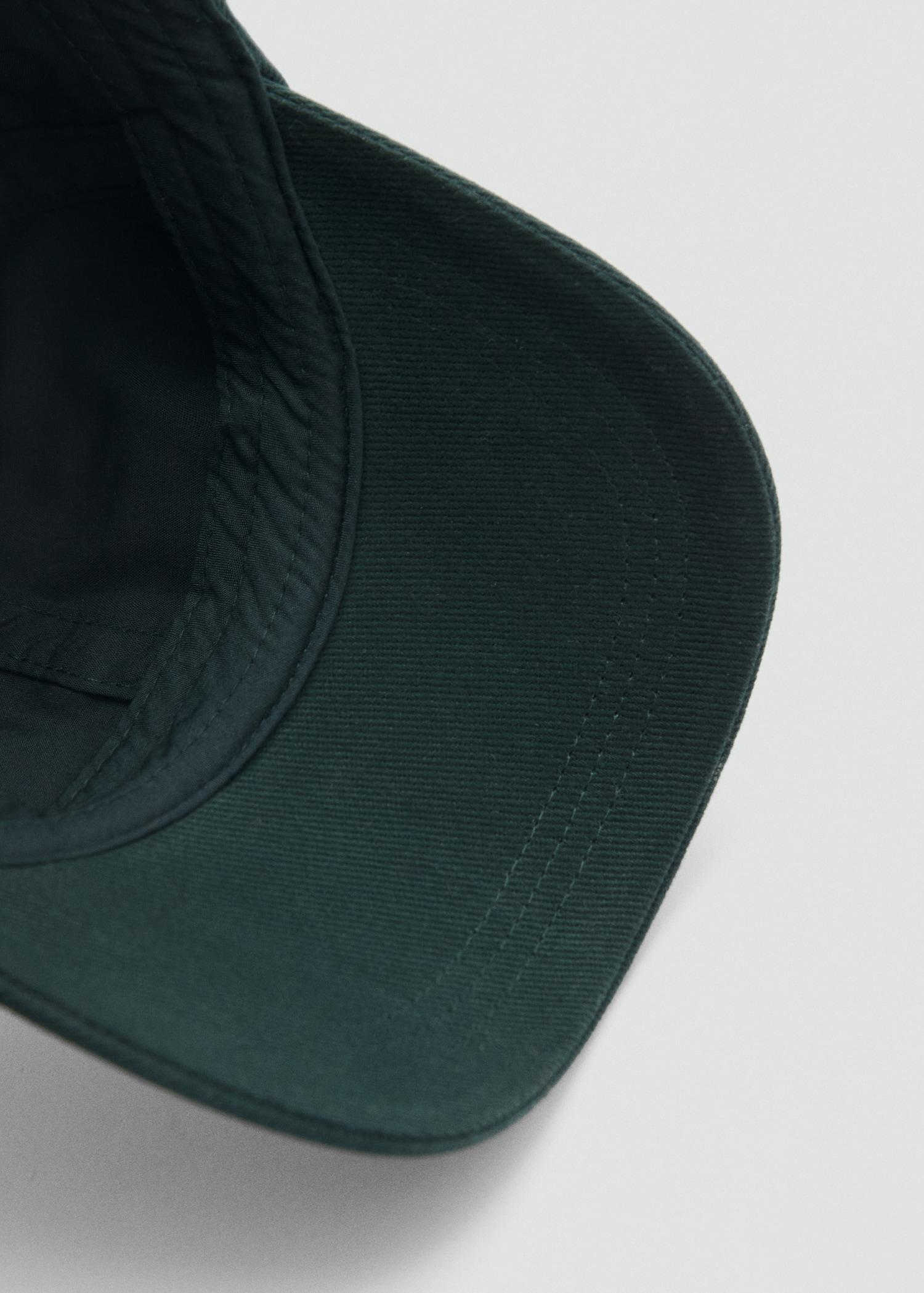 Embroidered canvas cap - Men | MANGO USA Product Image