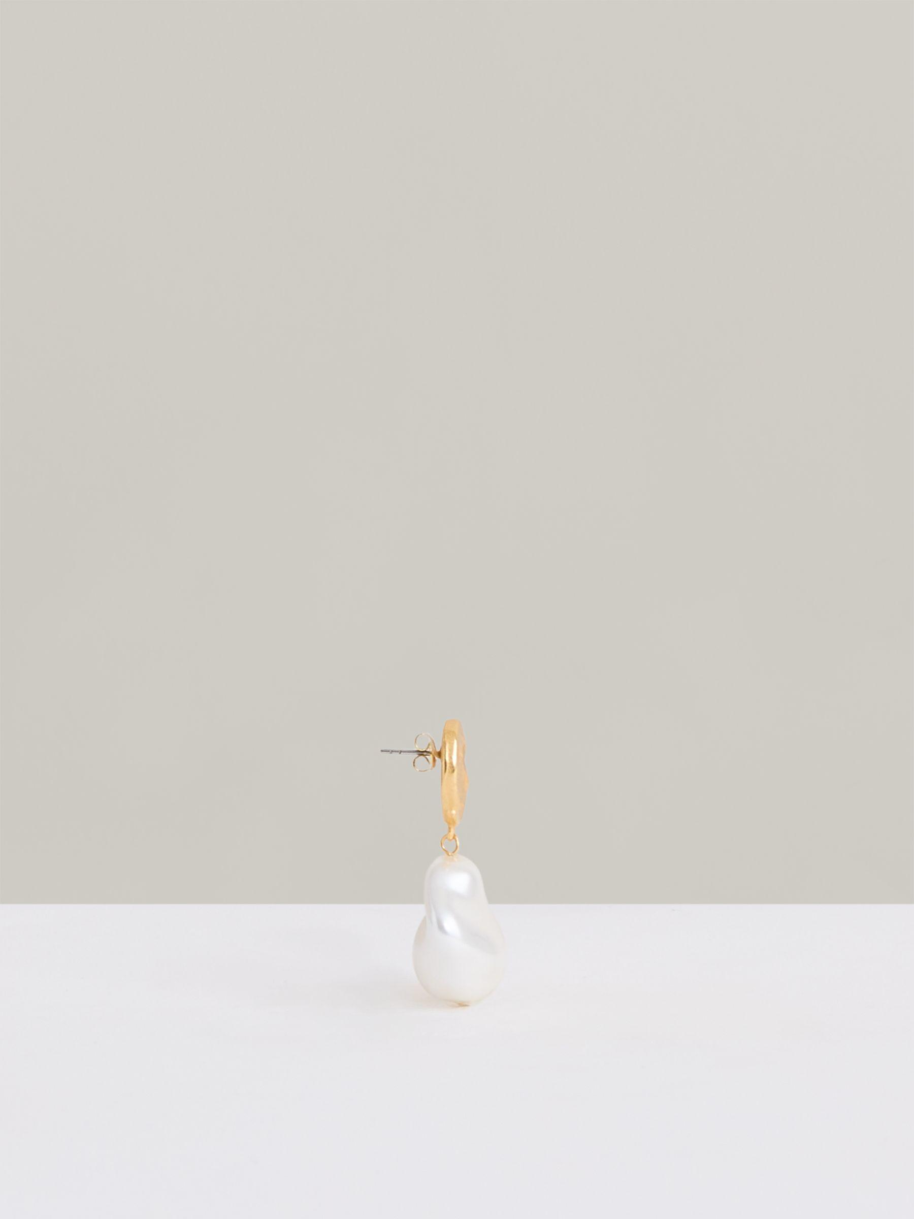 Molten Faux-Pearl Drop Earrings in Gold Tone Product Image