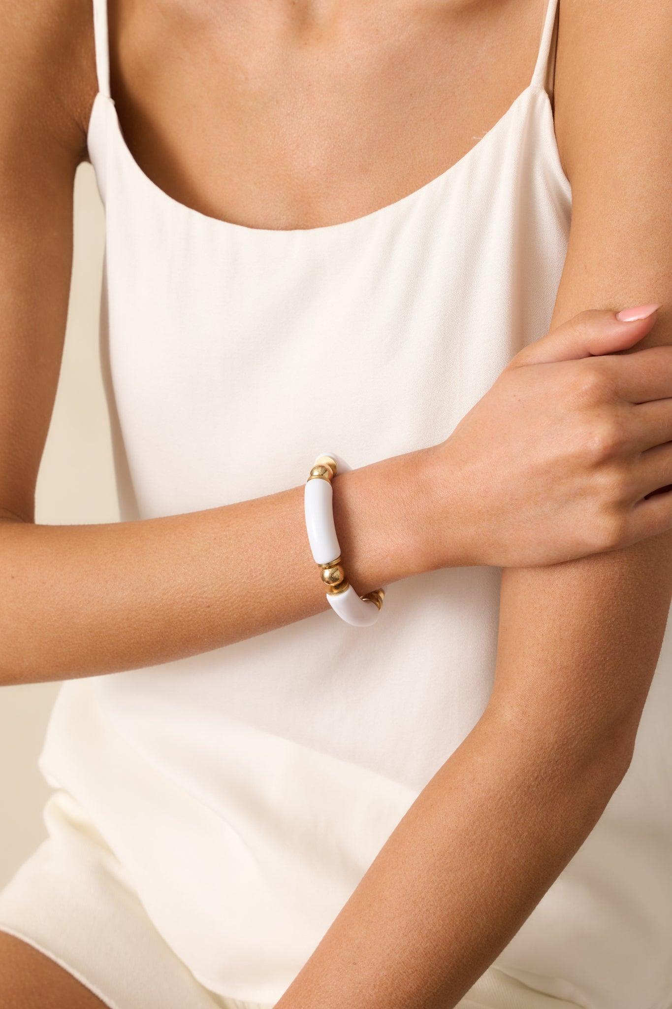 Keep It Bright Ivory Gold Beaded Bracelet Product Image