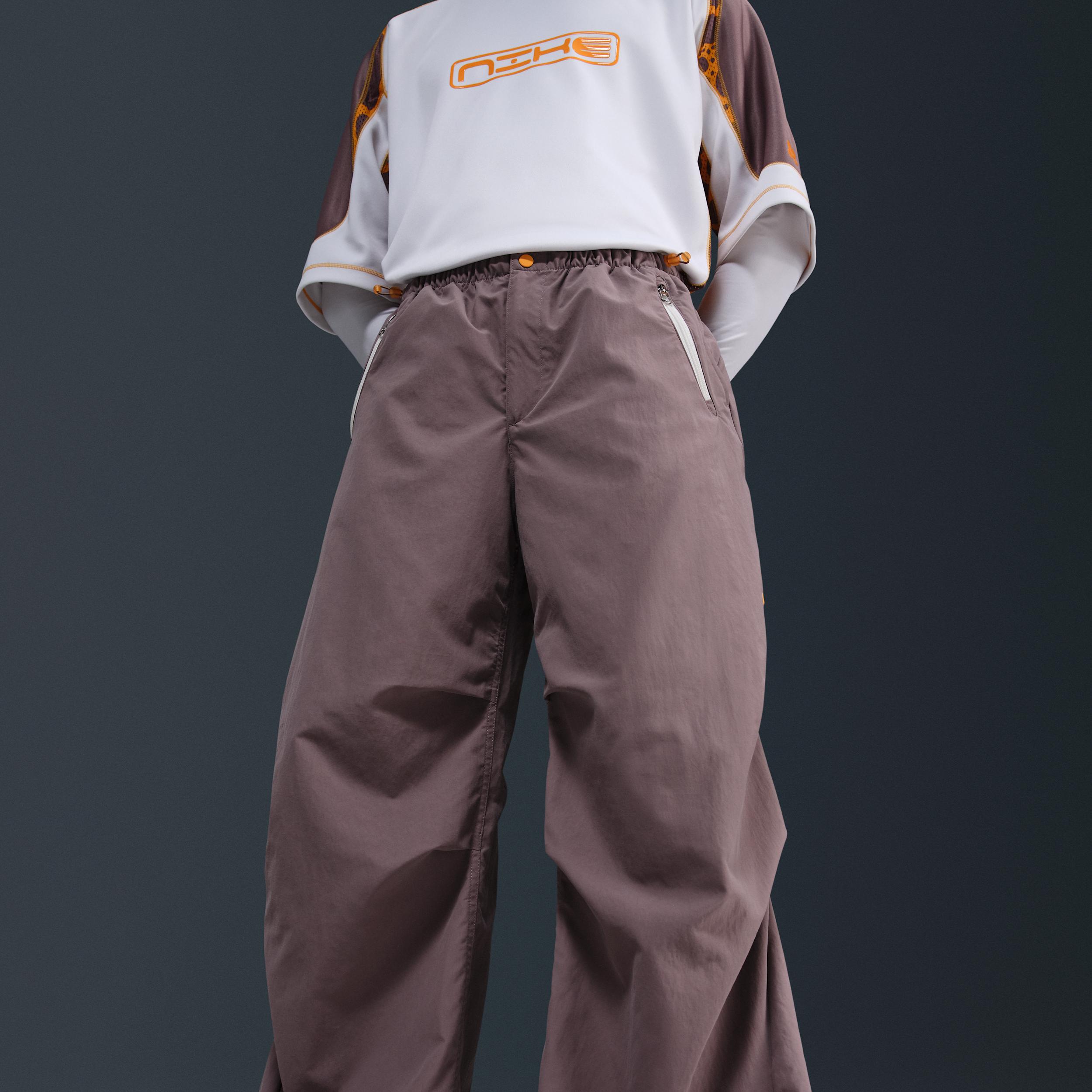 Nike Mens Project F.R.O.G. Parachute Pants | HJ3288-204 Product Image
