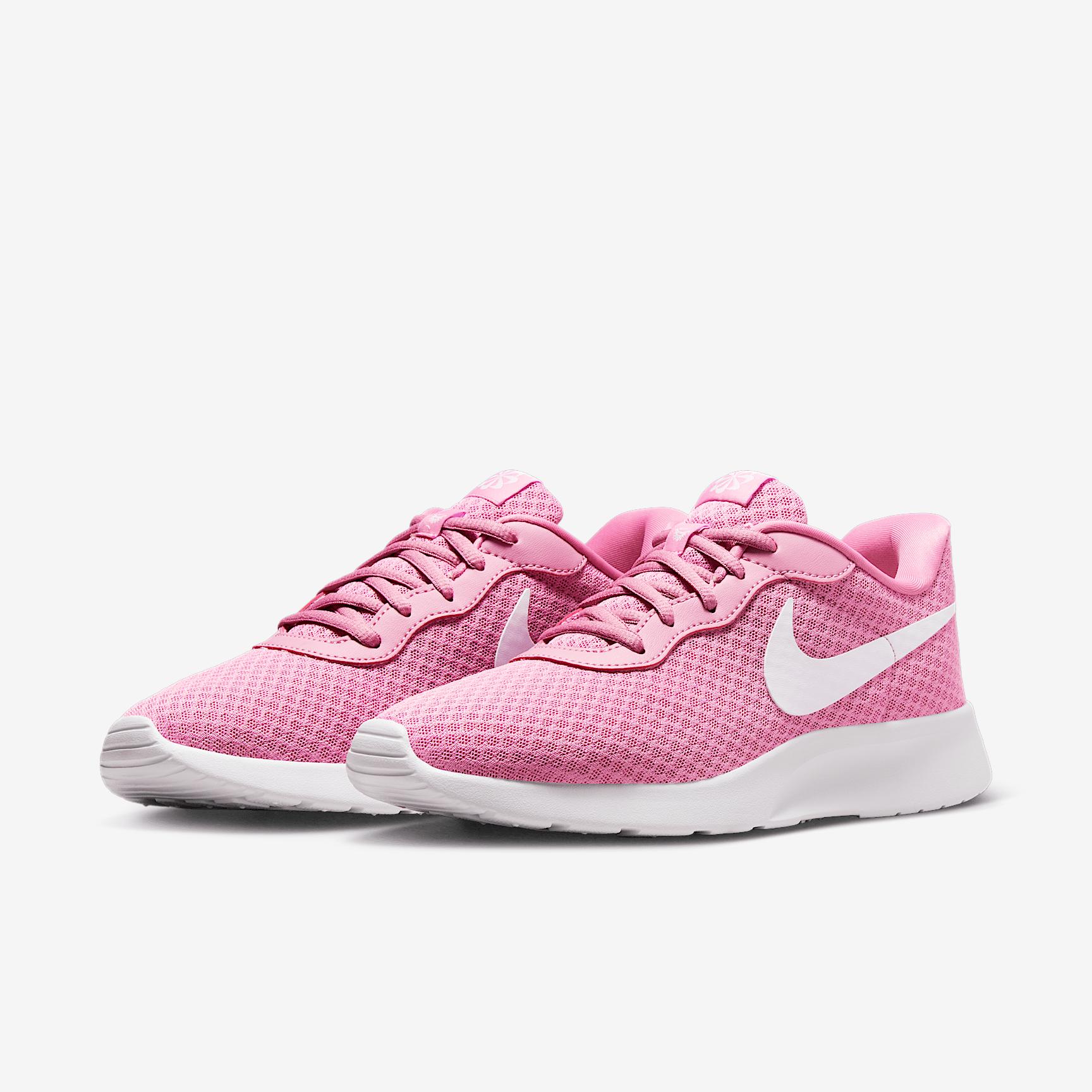 Nike Women's Tanjun EasyOn Shoes Product Image