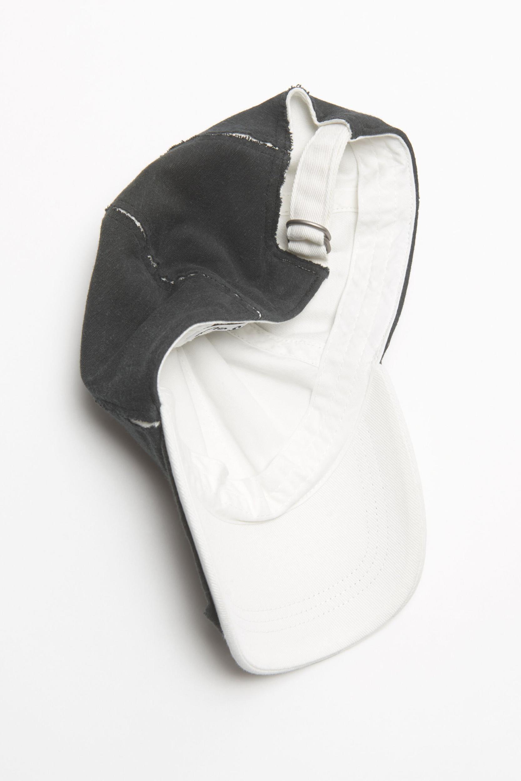 Logo stamp cap Product Image