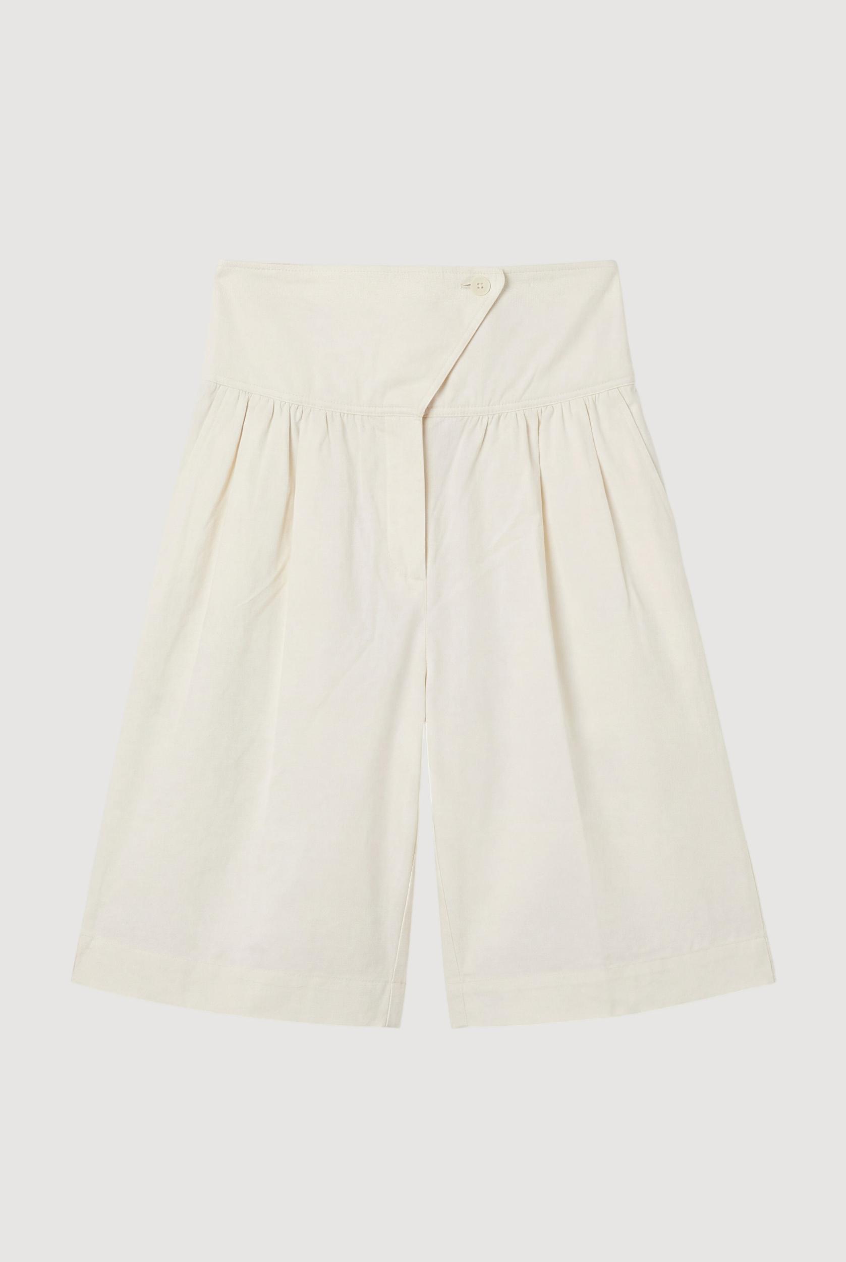 Arlo Cotton Bermuda Short Product Image