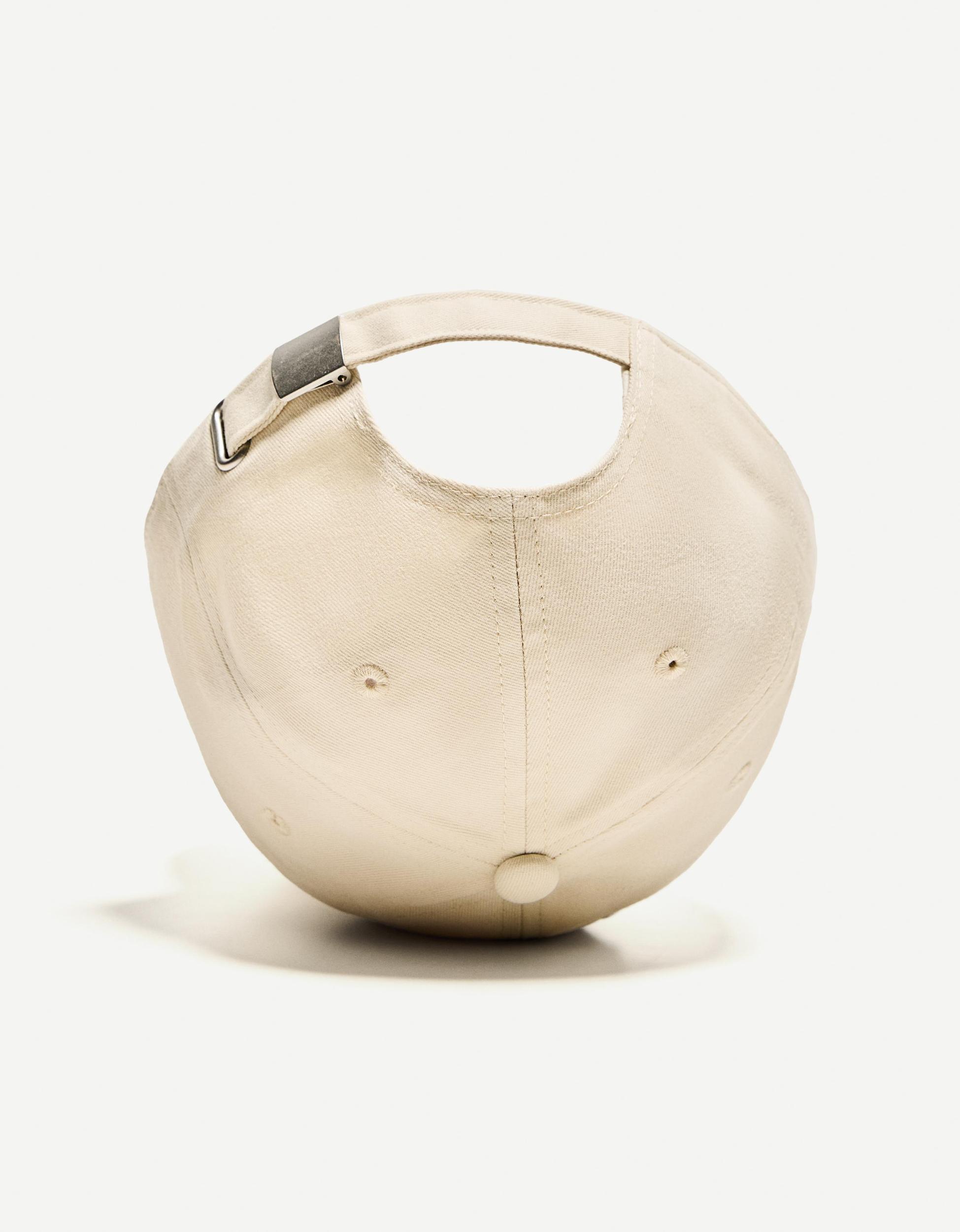 Embroidered cap Product Image