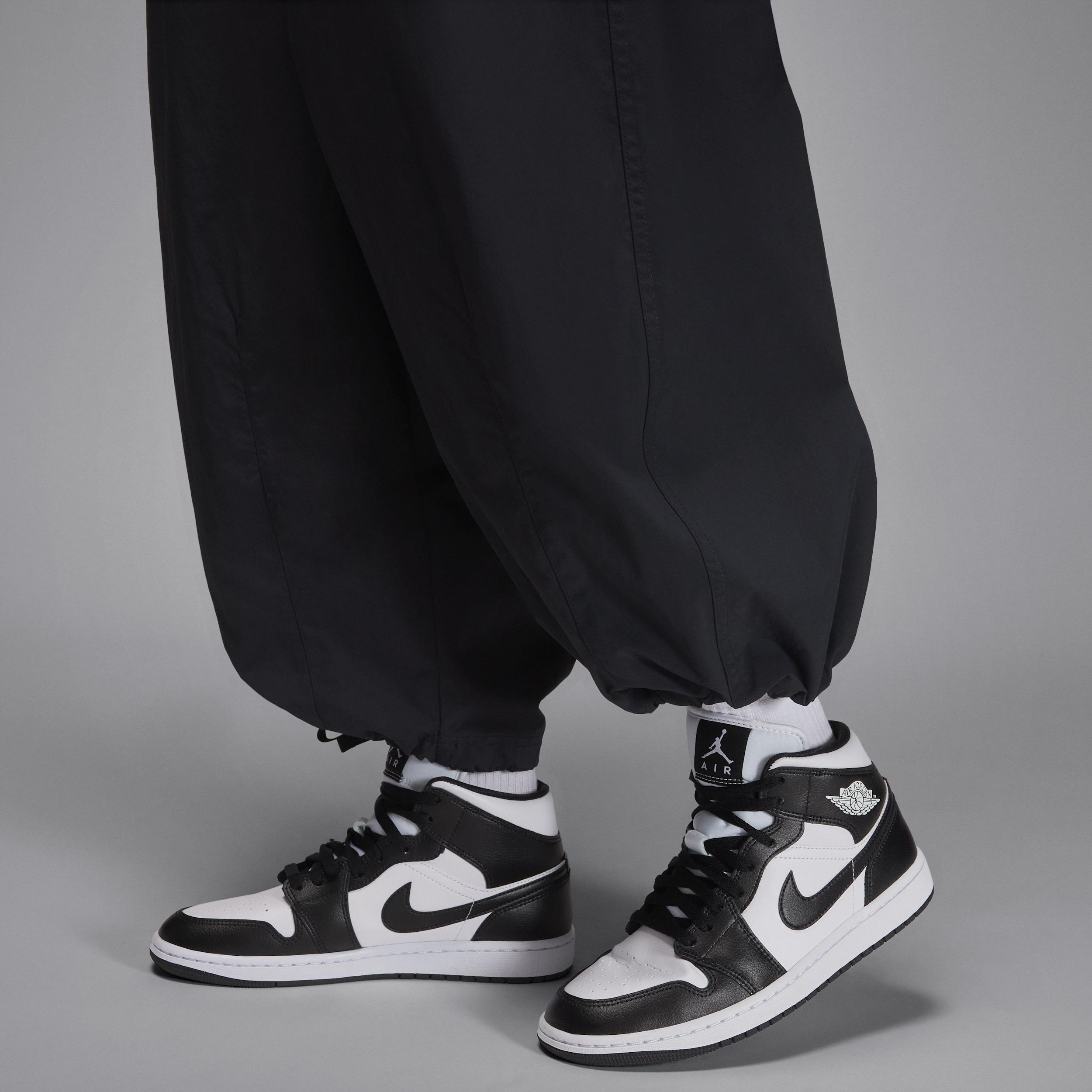 Women's Jordan Flight Chicago Parachute Pants Product Image