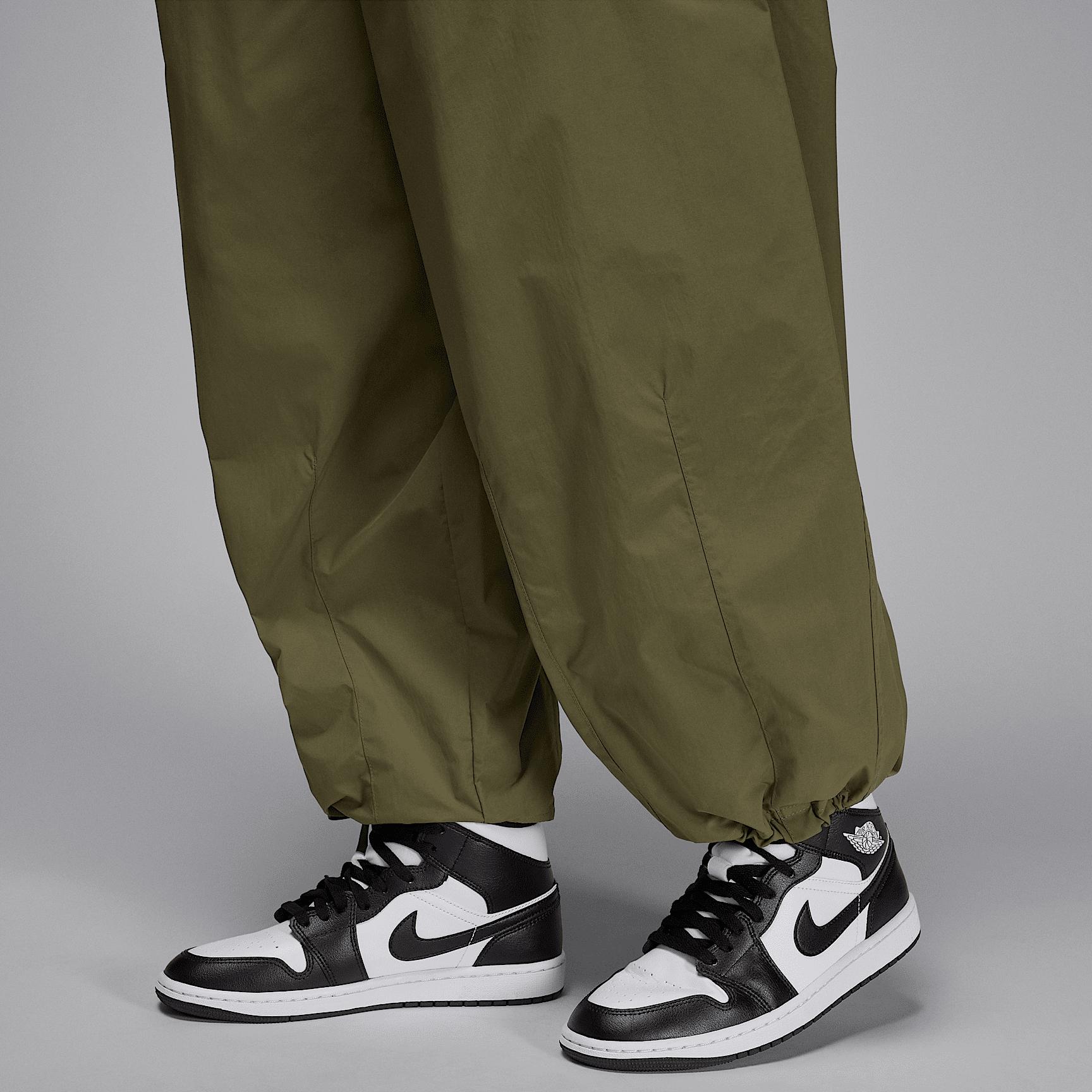 Womens Jordan Flight Chicago Parachute Pants | HM6144-222 Product Image