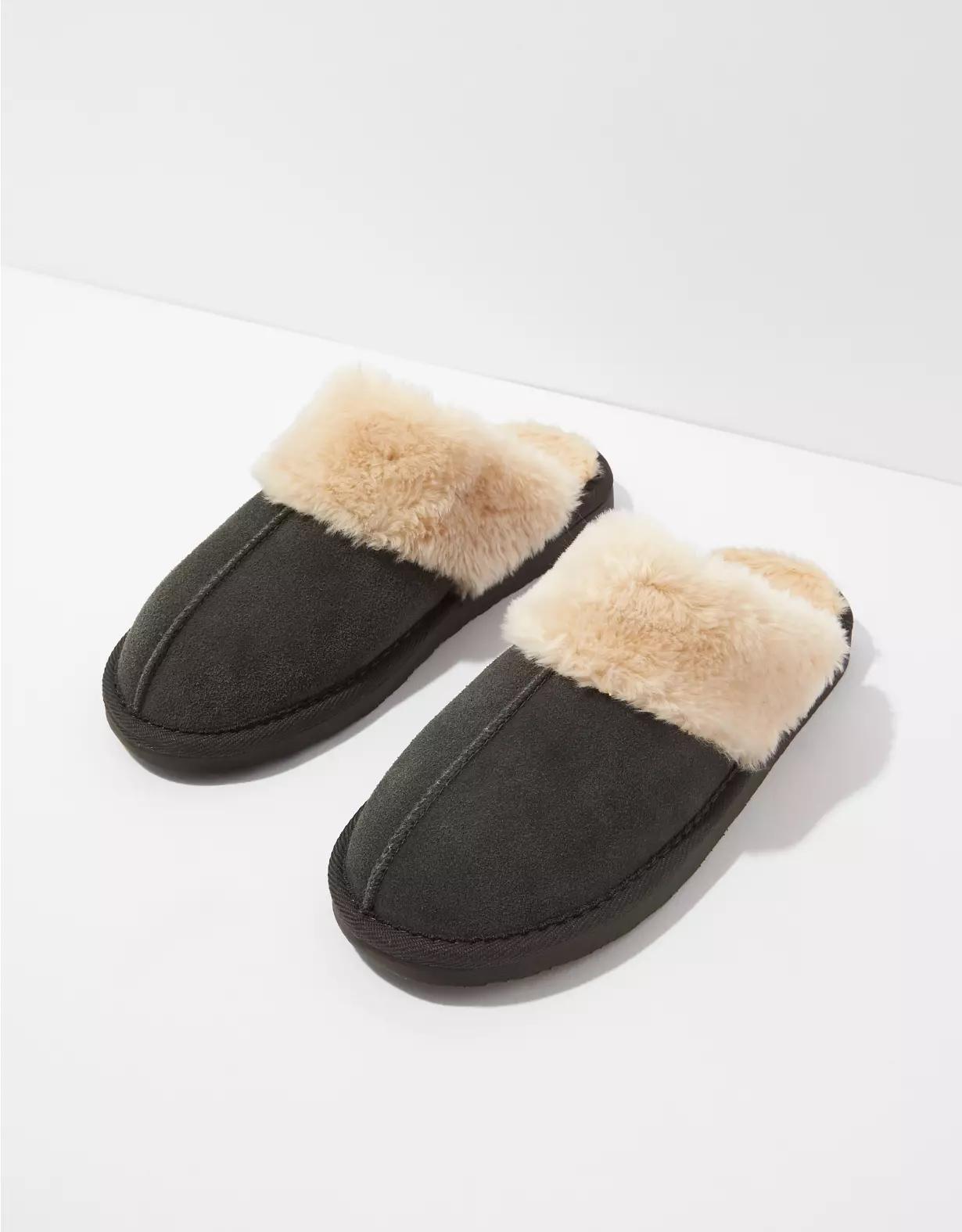 Minnetonka Women's Chesney Scuff Slipper Product Image