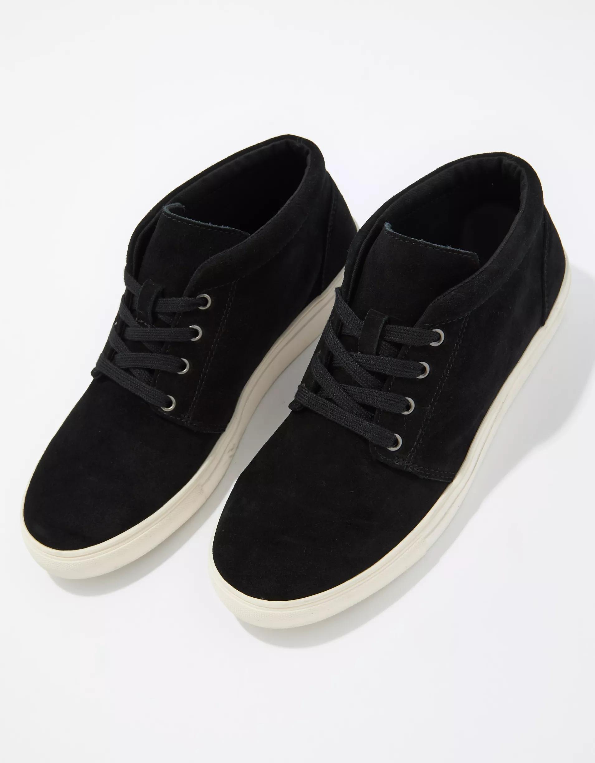 AE Men's Chukka Sneaker Product Image