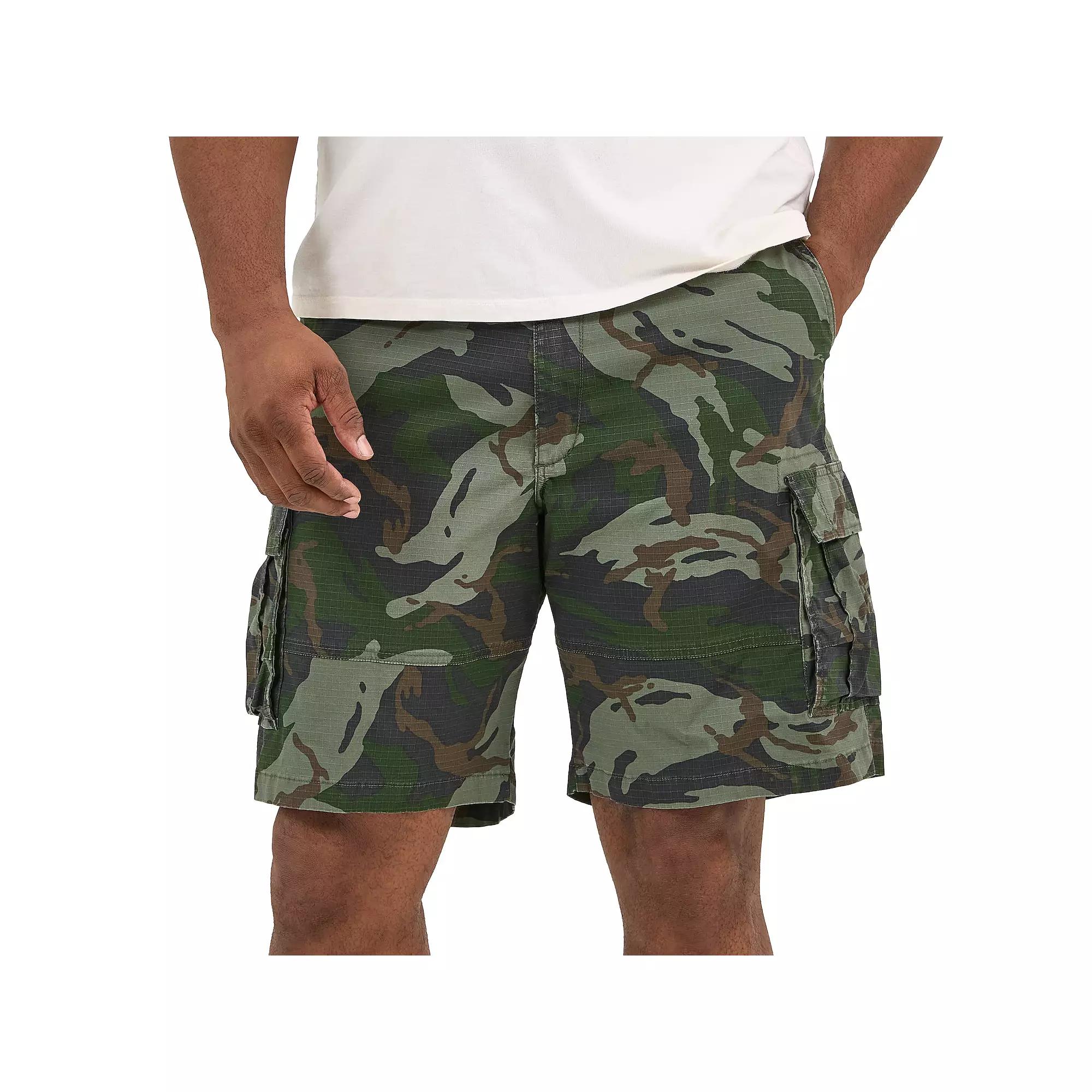 Big & Tall Lee® Extreme Motion Carolina Cargo Shorts, Men's,  Product Image