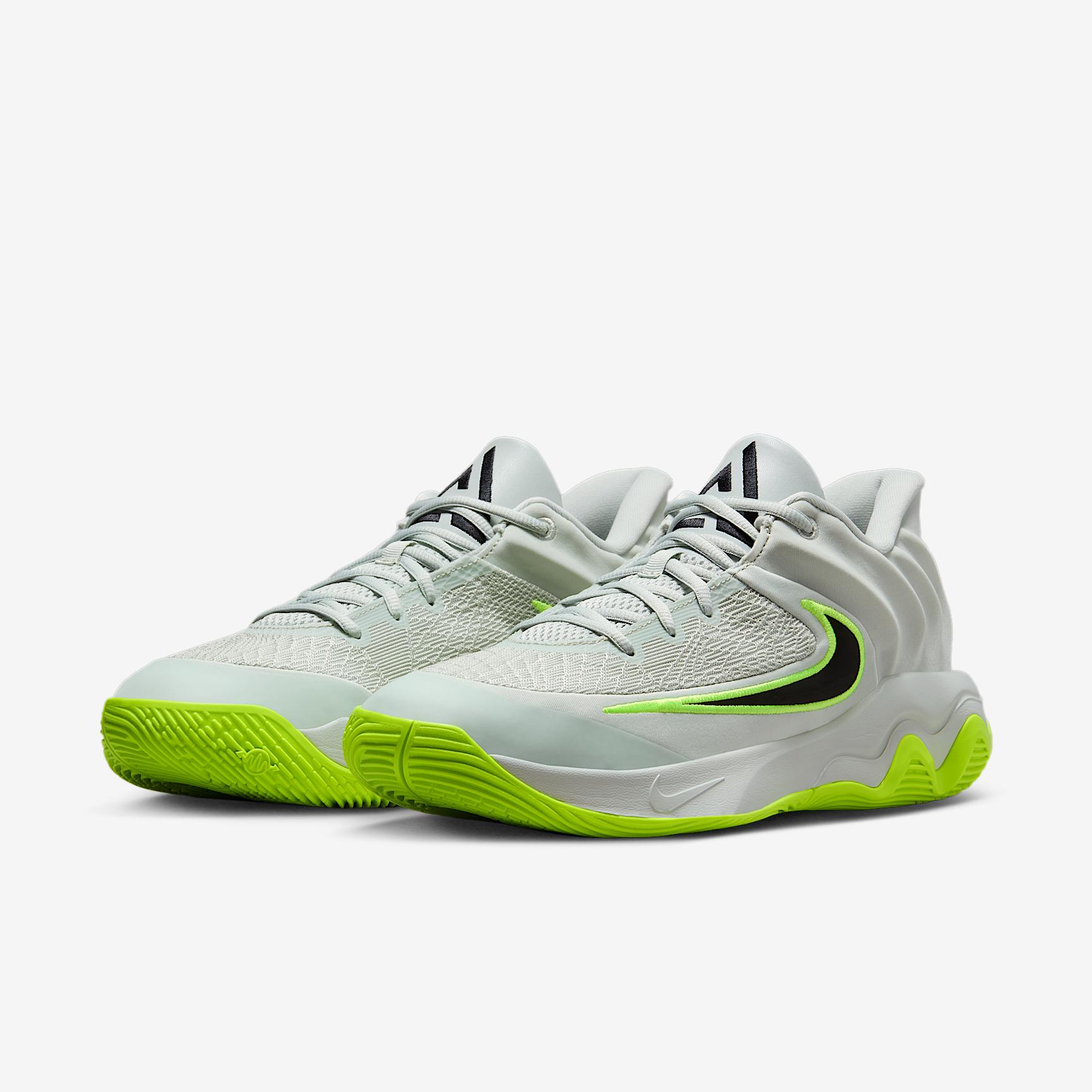 Nike Men's Giannis Immortality 4 Basketball Shoes Product Image