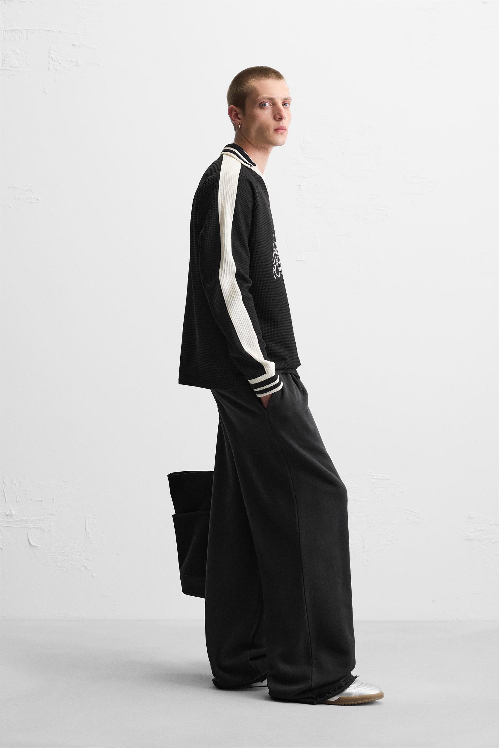 RETRO SOCCER TEXTURED SWEATSHIRT Product Image