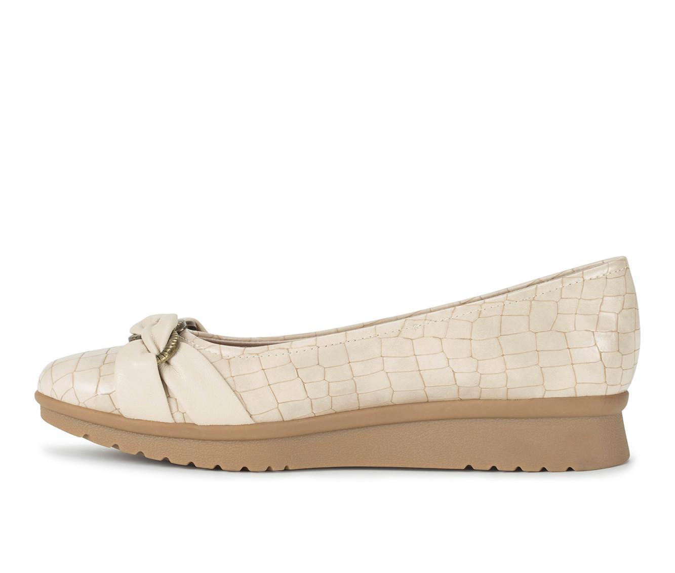 Women's Baretraps Aurora Flats Product Image