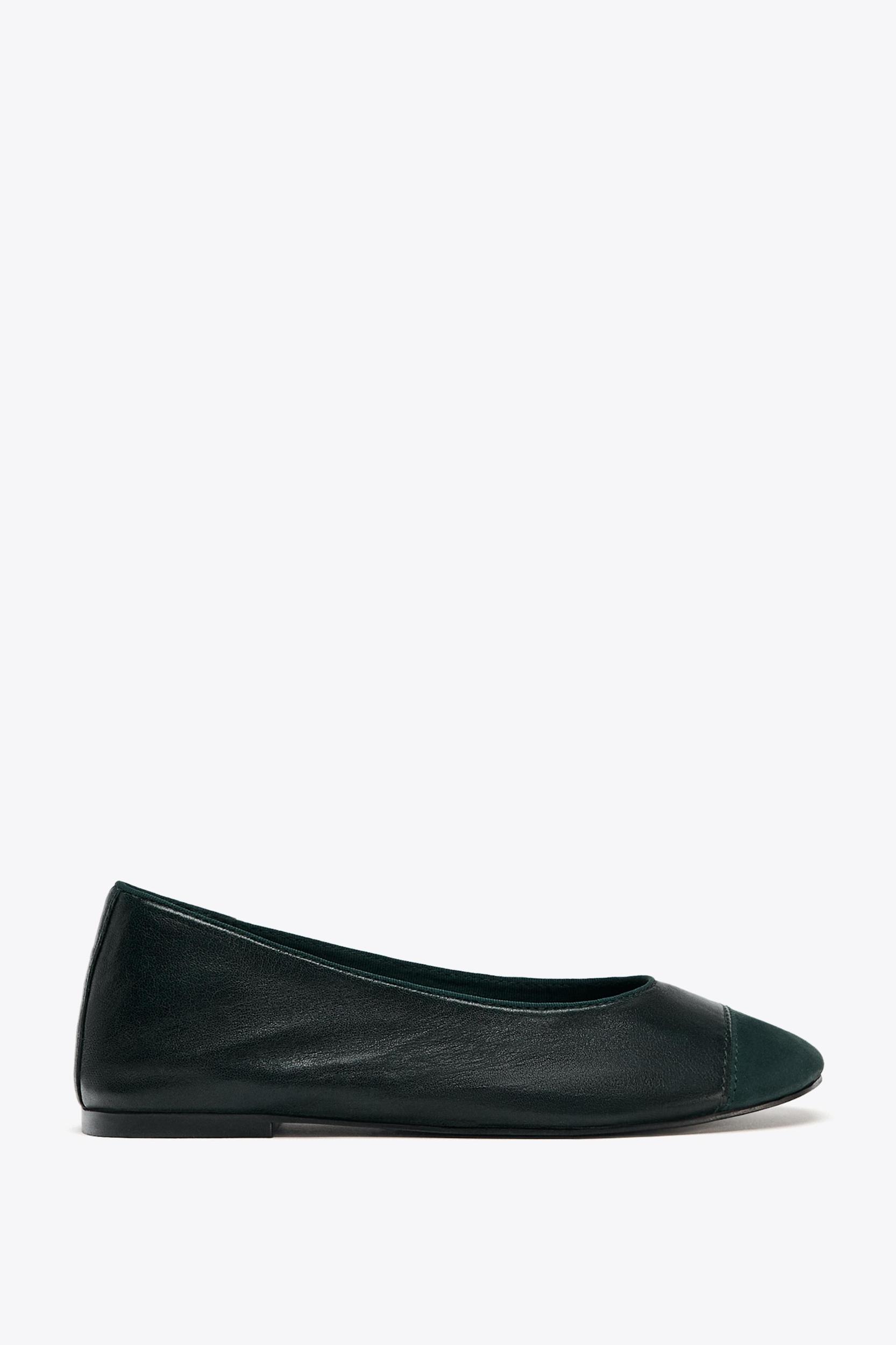 LEATHER BALLET FLATS Product Image
