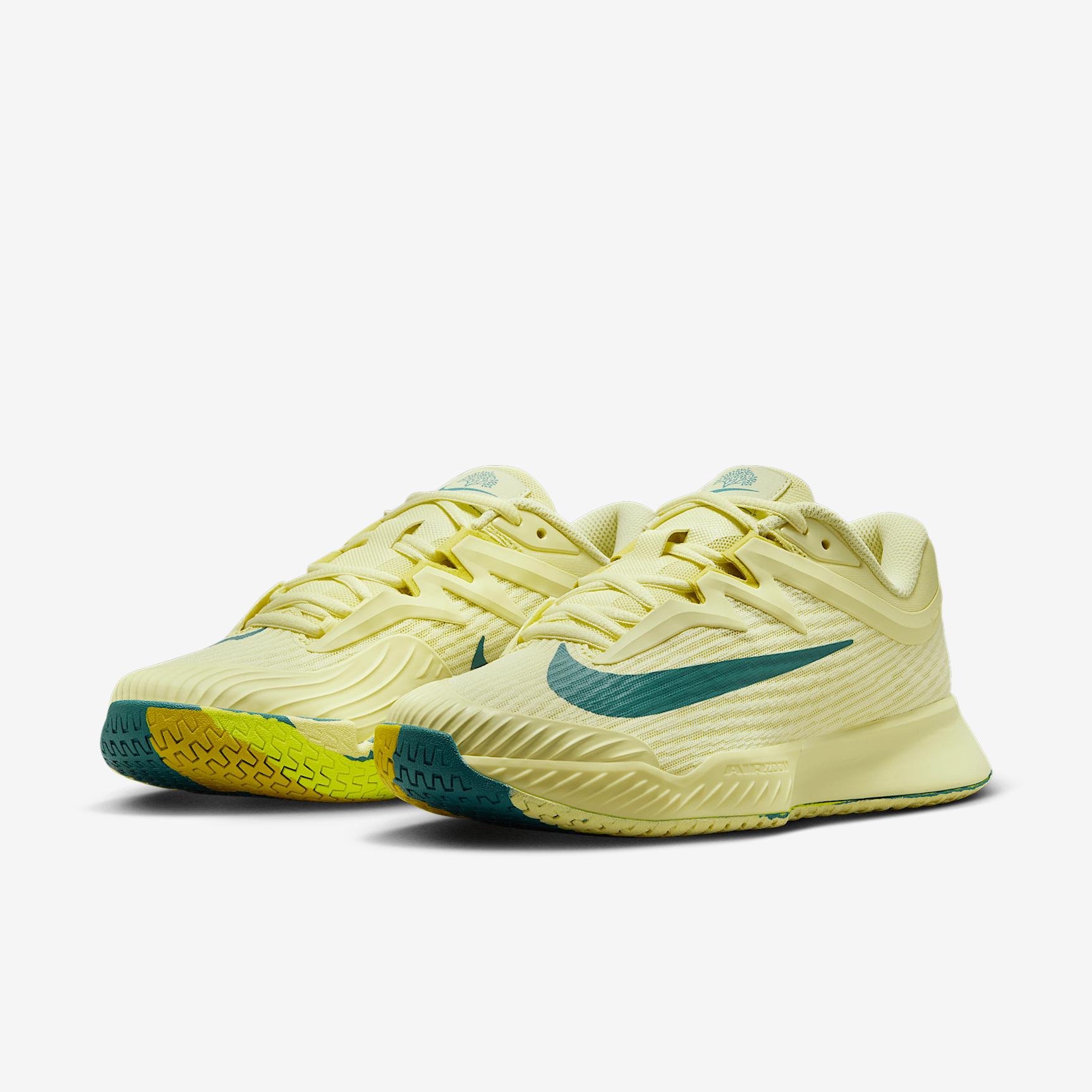 Nike Vapor Pro 3 Premium Women's Hard Court Tennis Shoes Product Image