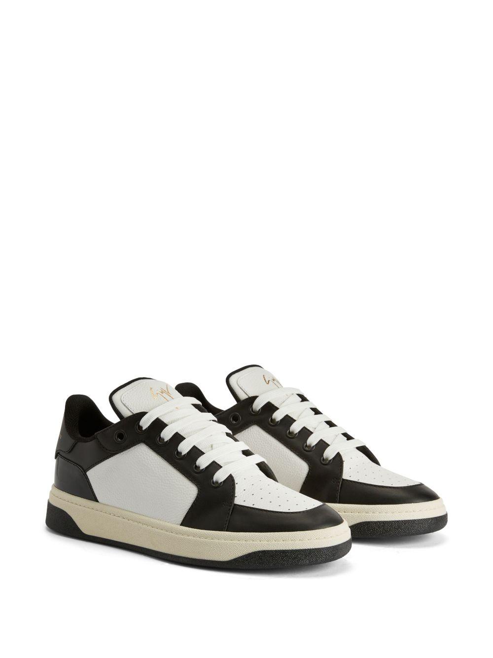 Gz94 low-top leather sneakers Product Image