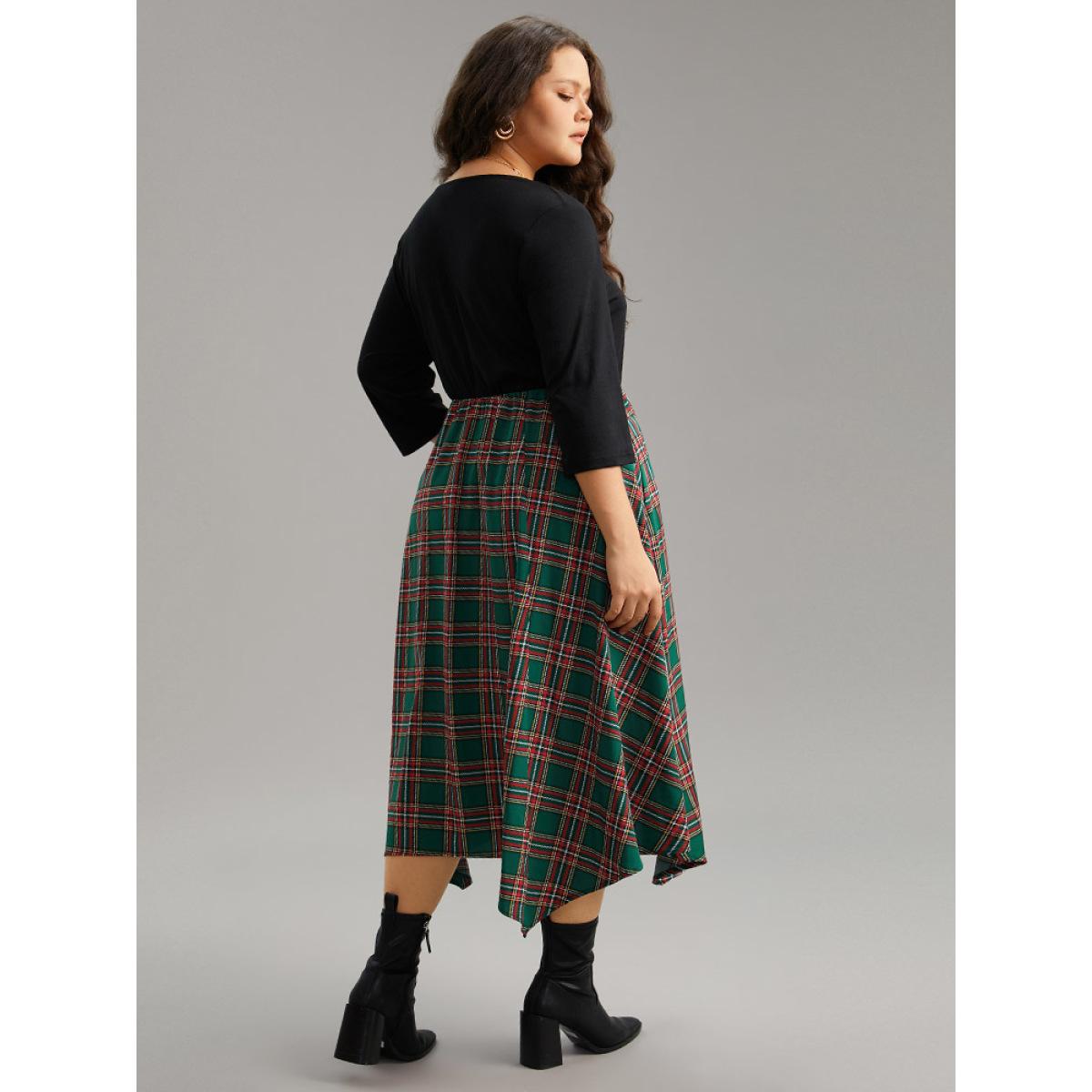 Plus Size Plaid Contrast Patchwork Ruched Pocket Dress DarkGreen Women Elegant Ruched V-neck Elbow-length sleeve Curvy Midi Dress BloomChic 18-20/2X Product Image
