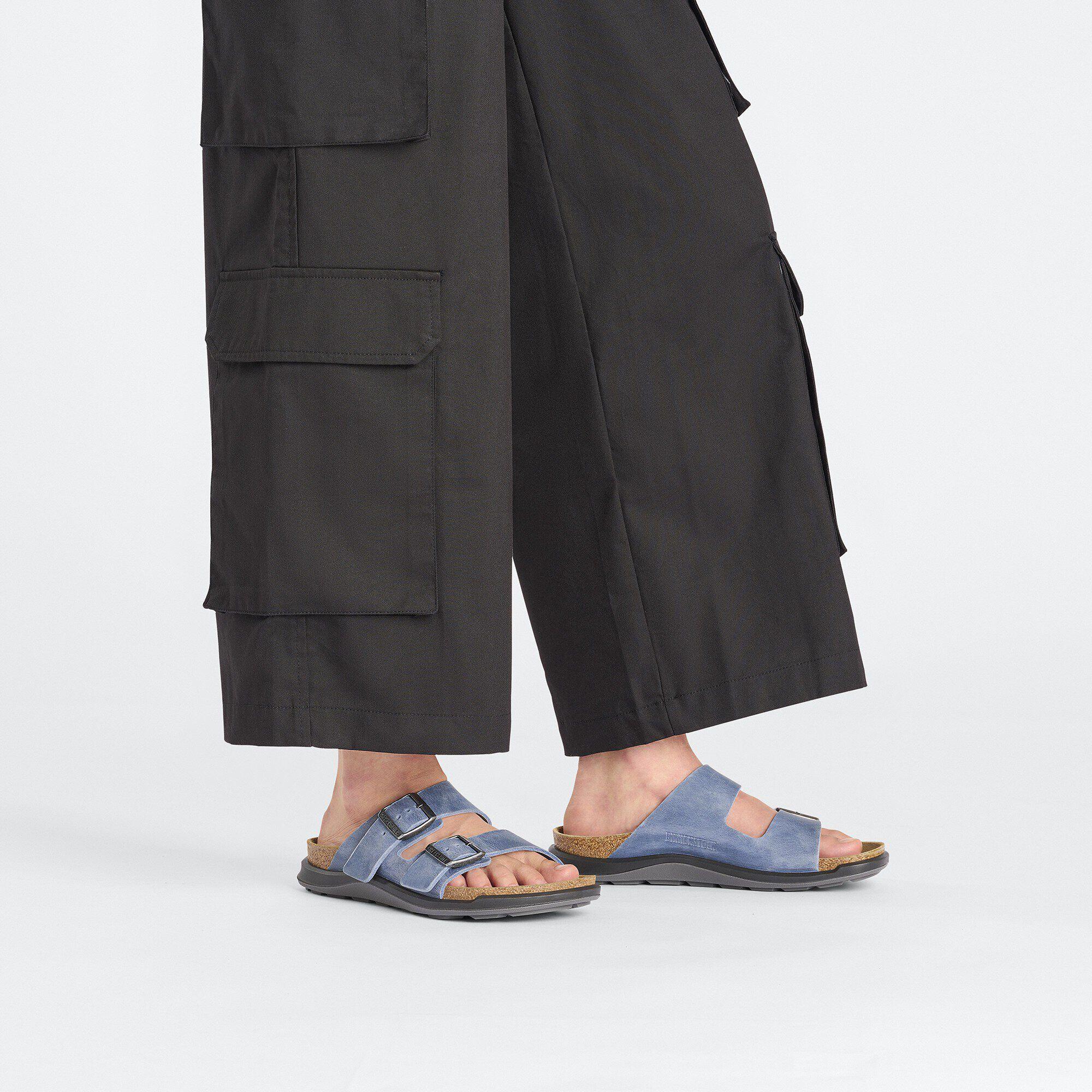 Arizona Crosstown Women Oiled Leather Elemental Blue Product Image