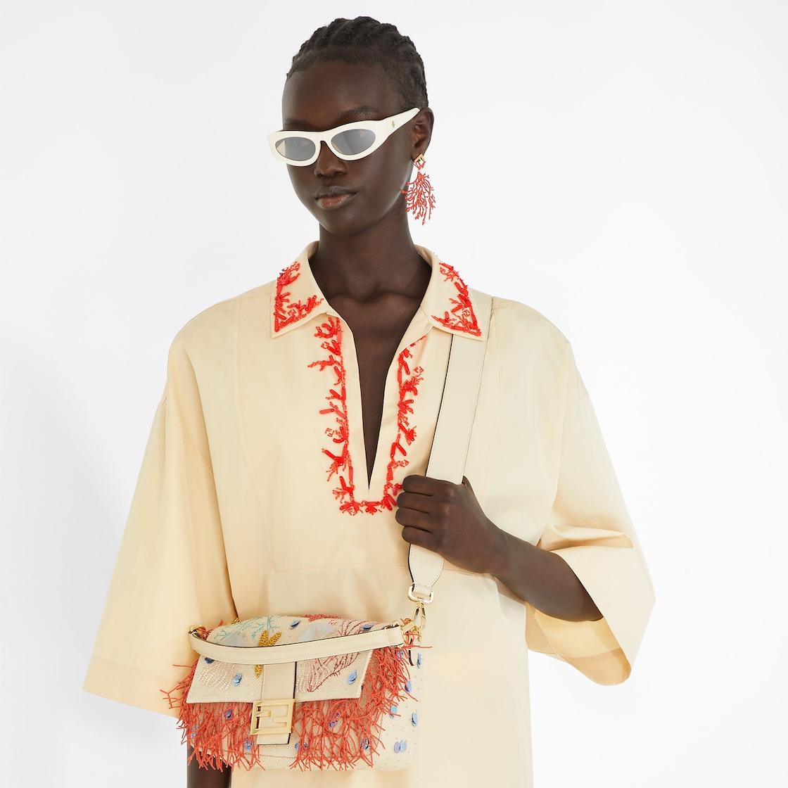 BaguetteWoven bag with Sea Garden embroideries Product Image