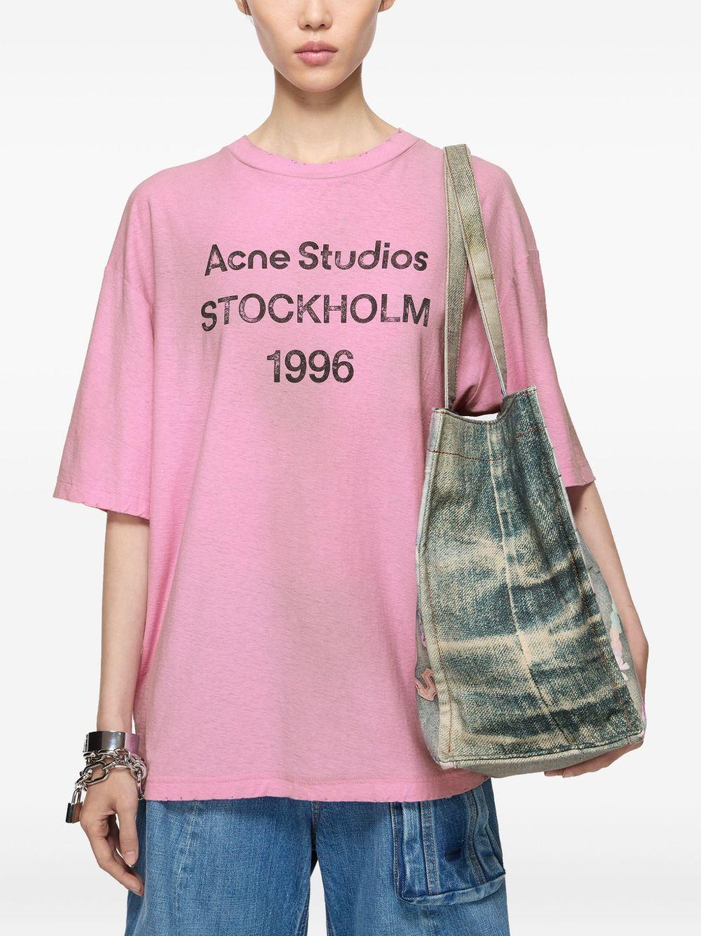 logo-print distressed T-shirt Product Image