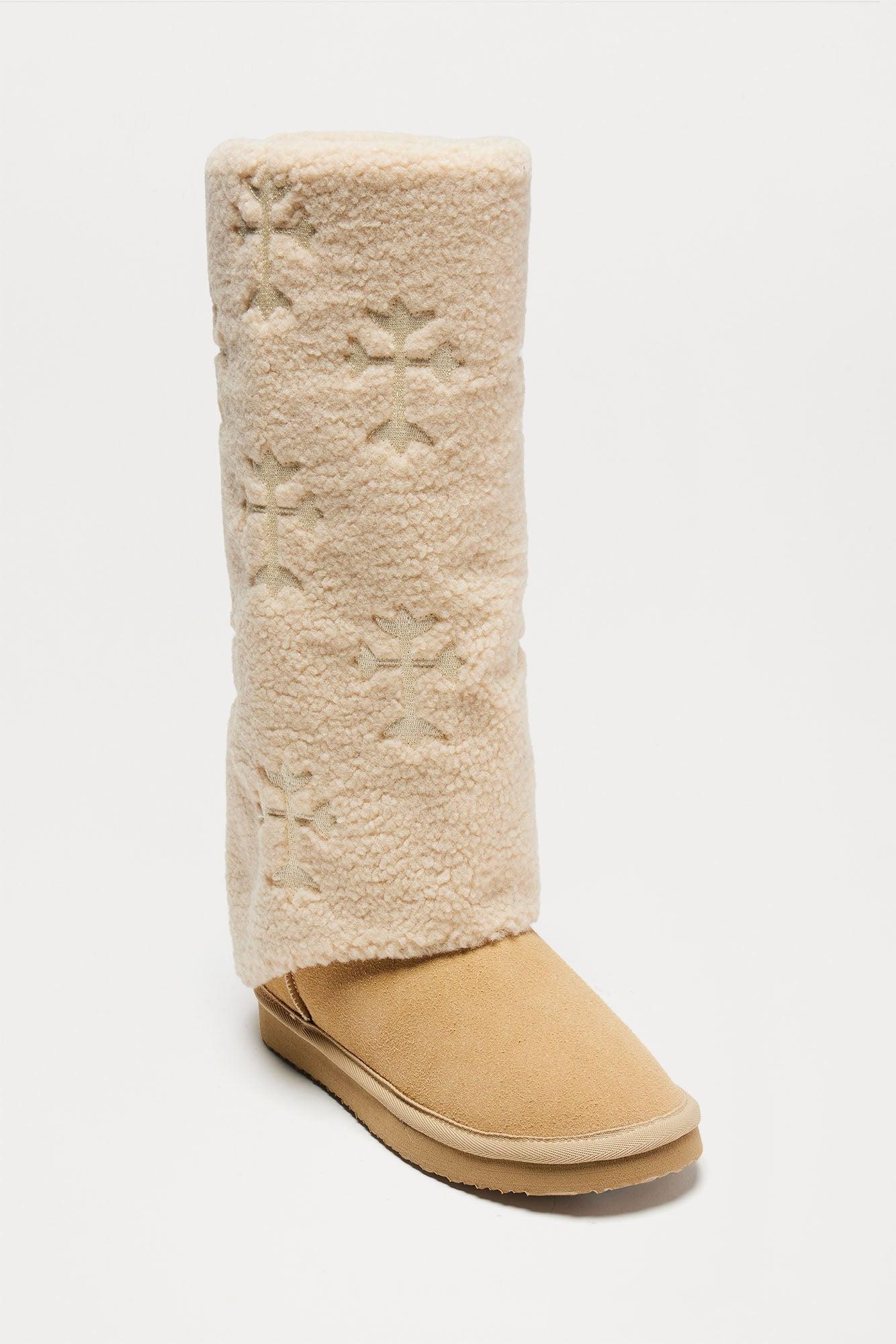 Thorne Sherpa Boots - Beige Female Product Image