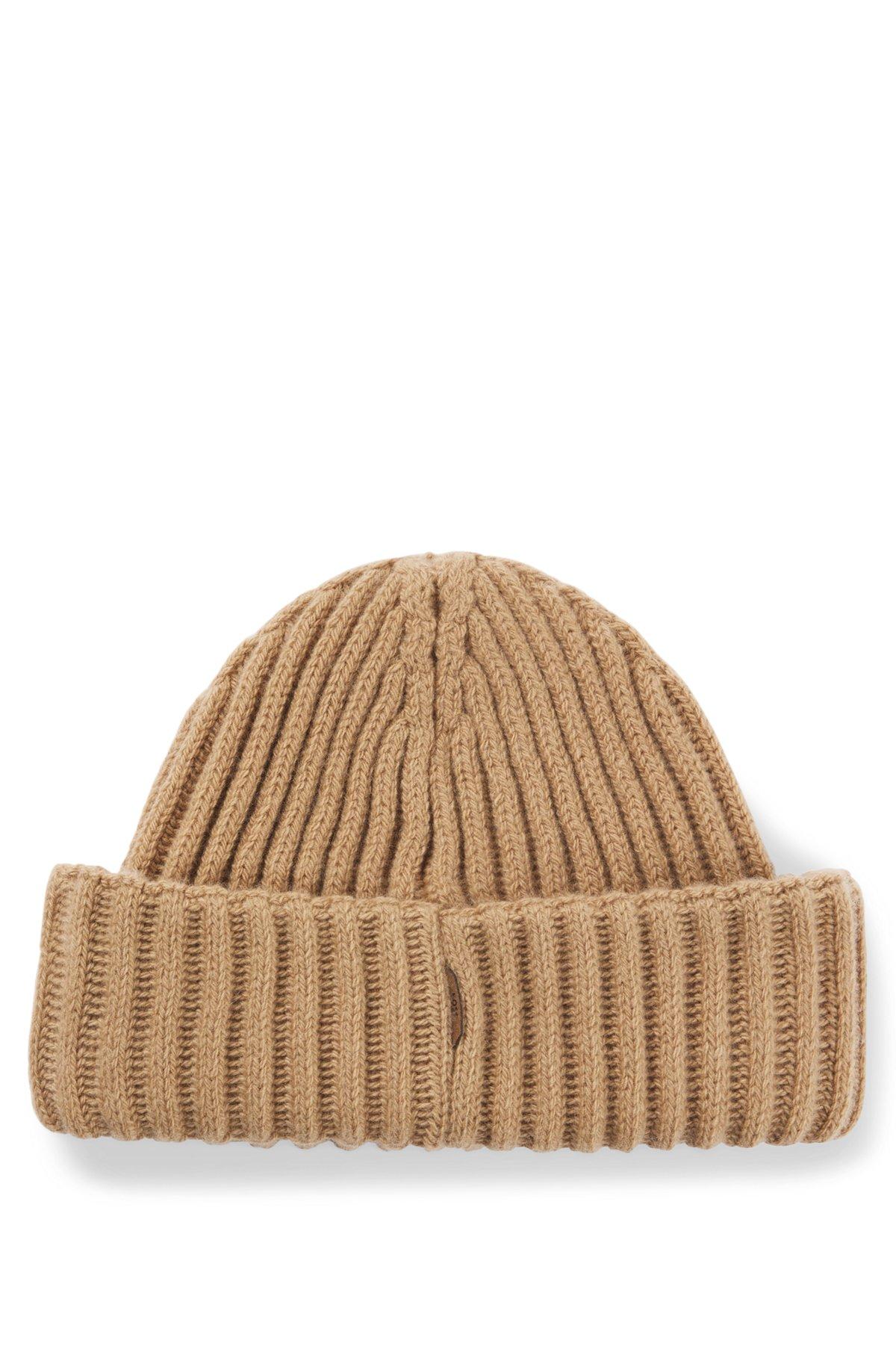 Fisherman beanie hat in virgin wool and cashmere Product Image