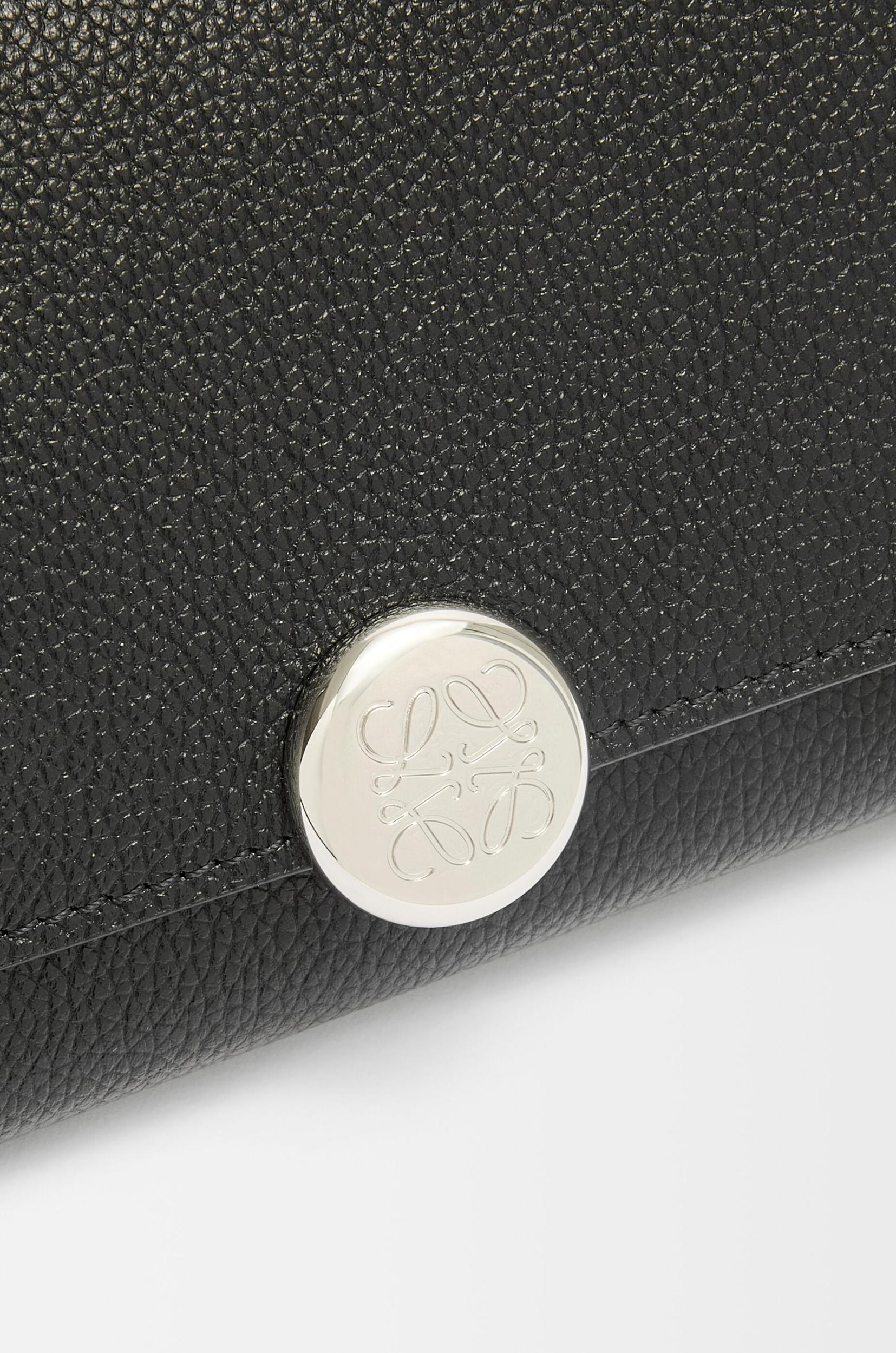 Pebble continental wallet in mini grain calfskin Product Image