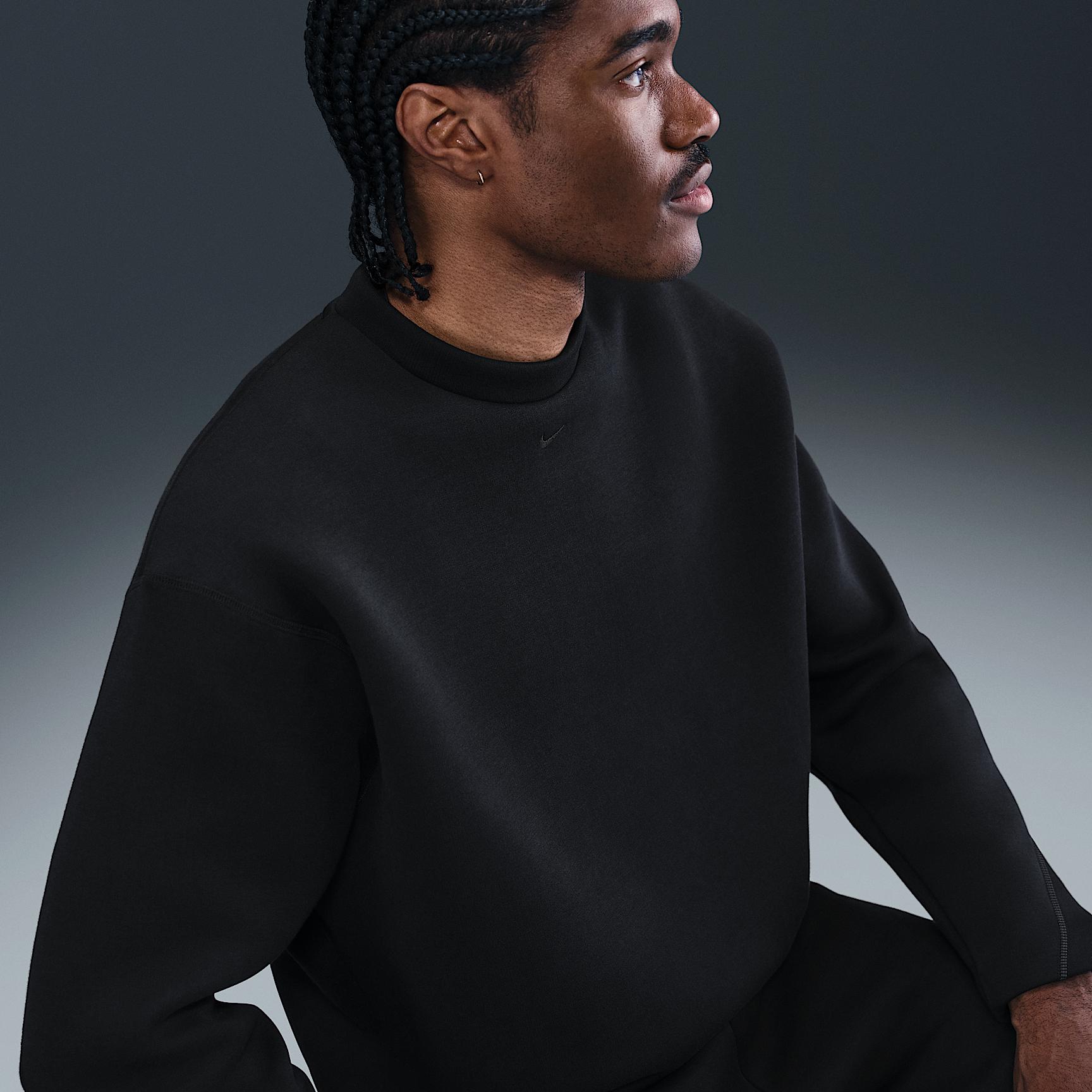 Nike Men's Tech Fleece Loose Fit Crew Product Image
