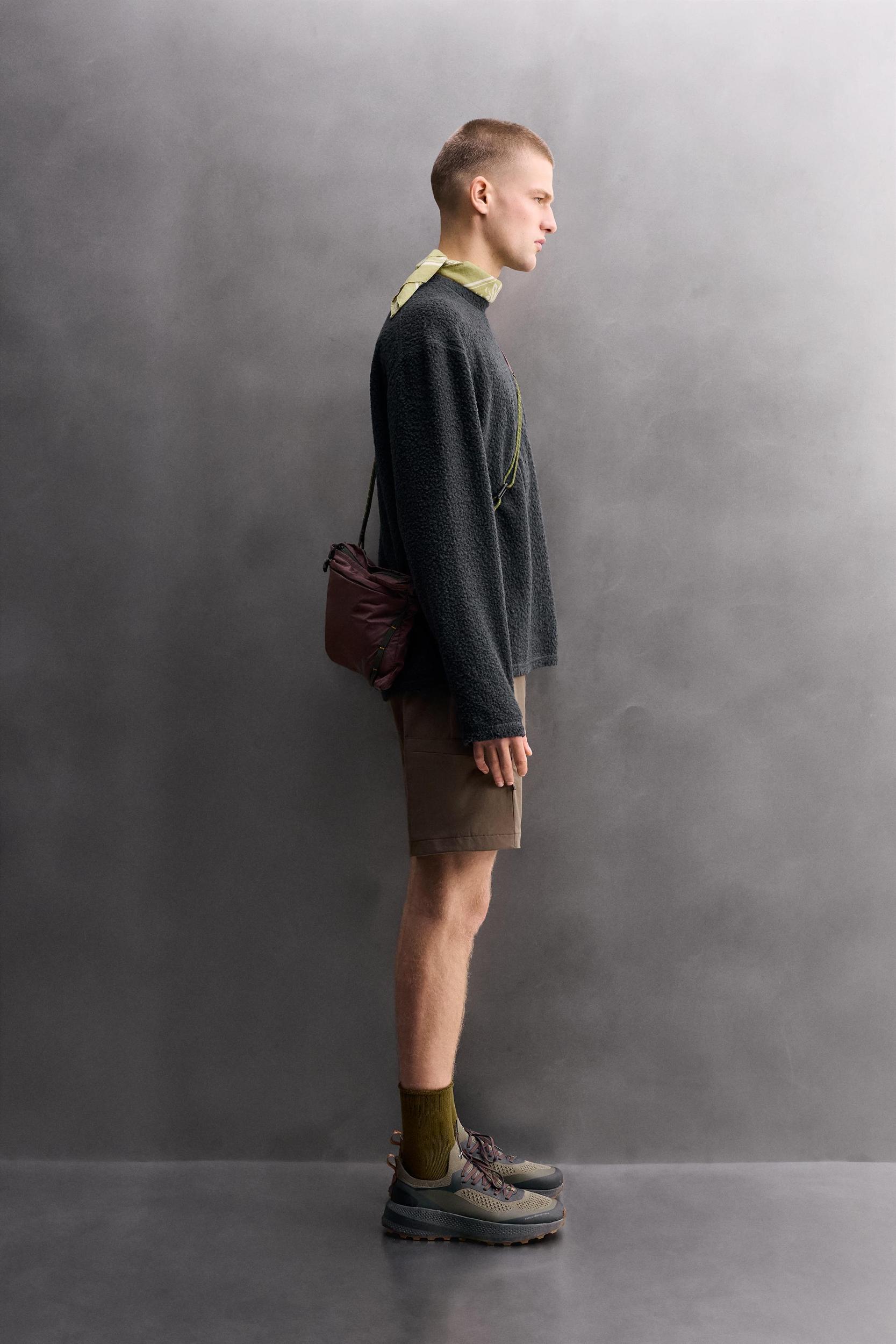 TECHNICAL CARGO SHORTS Product Image