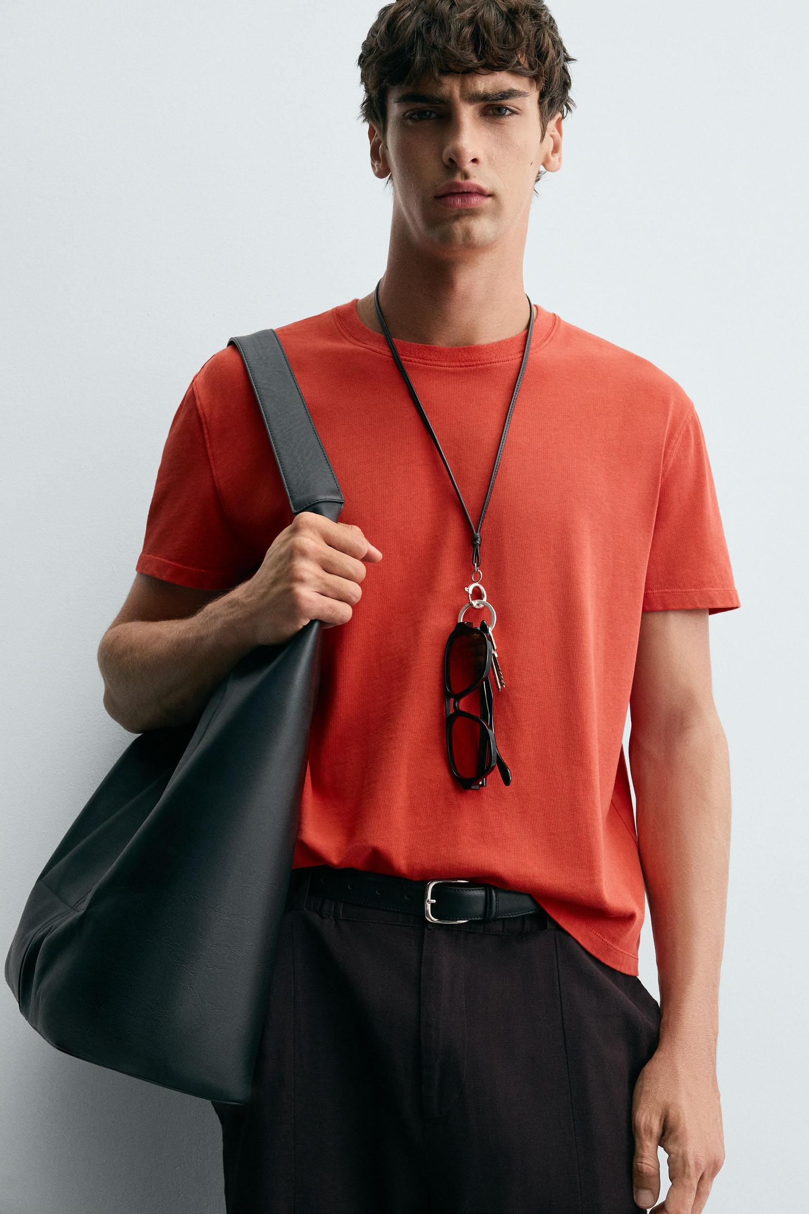 CROPPED FIT T-SHIRT Product Image