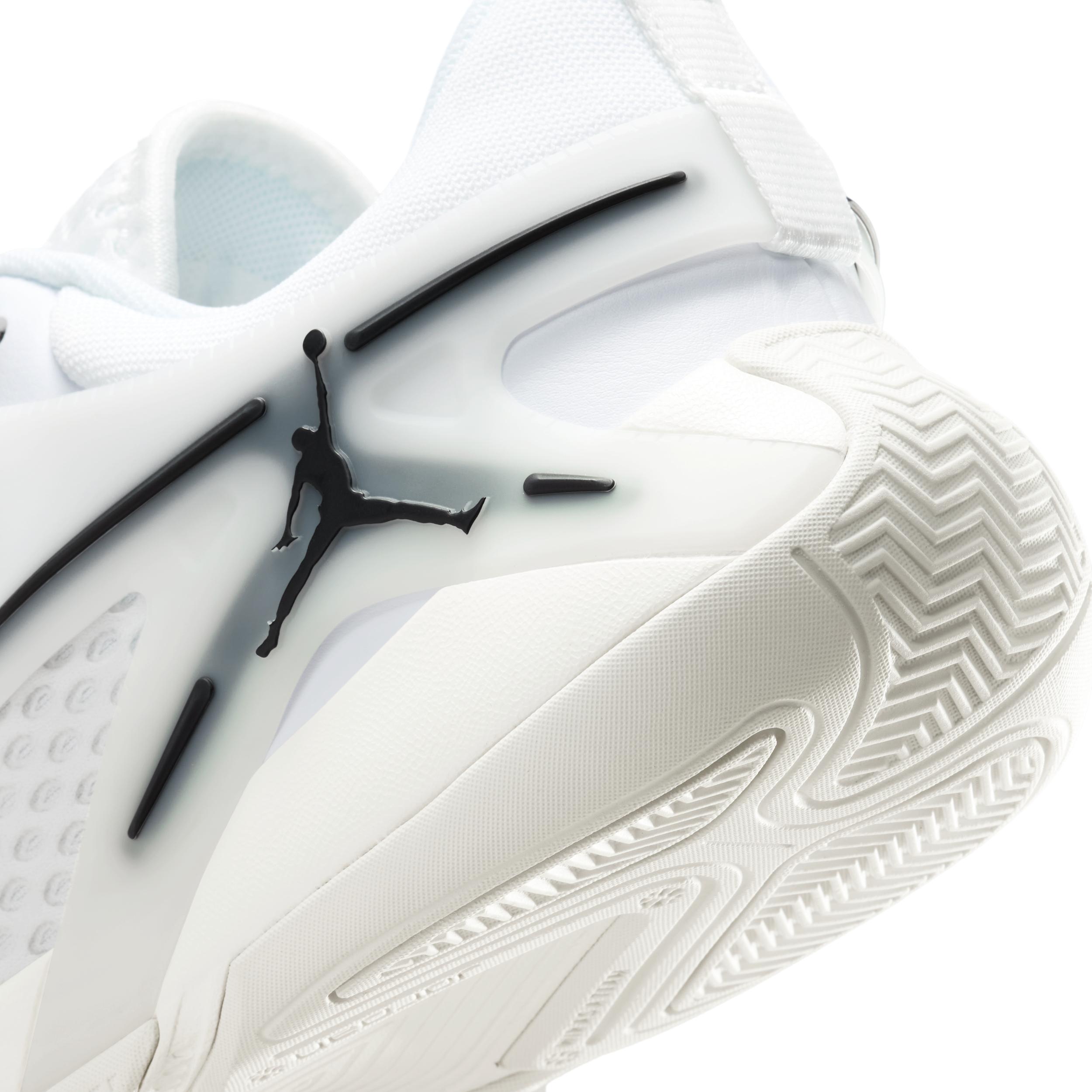 Womens Jordan Heir Series Triple White Basketball Shoes | FZ2471-110 Product Image