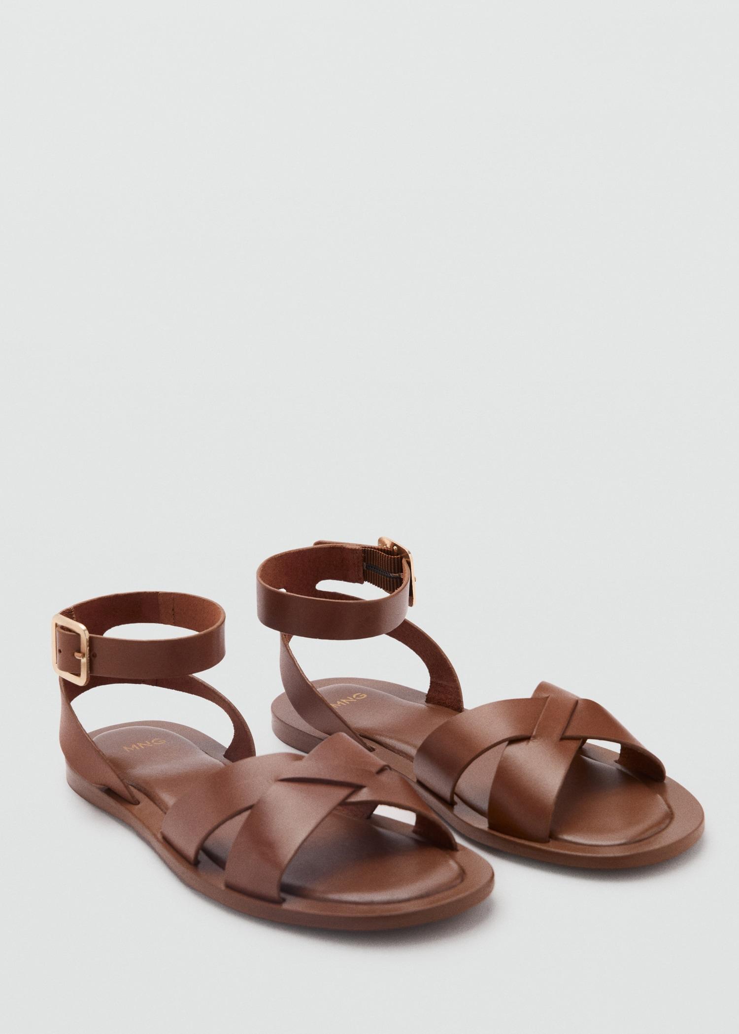 Leather sandals with buckle strap - Women | MANGO USA Product Image