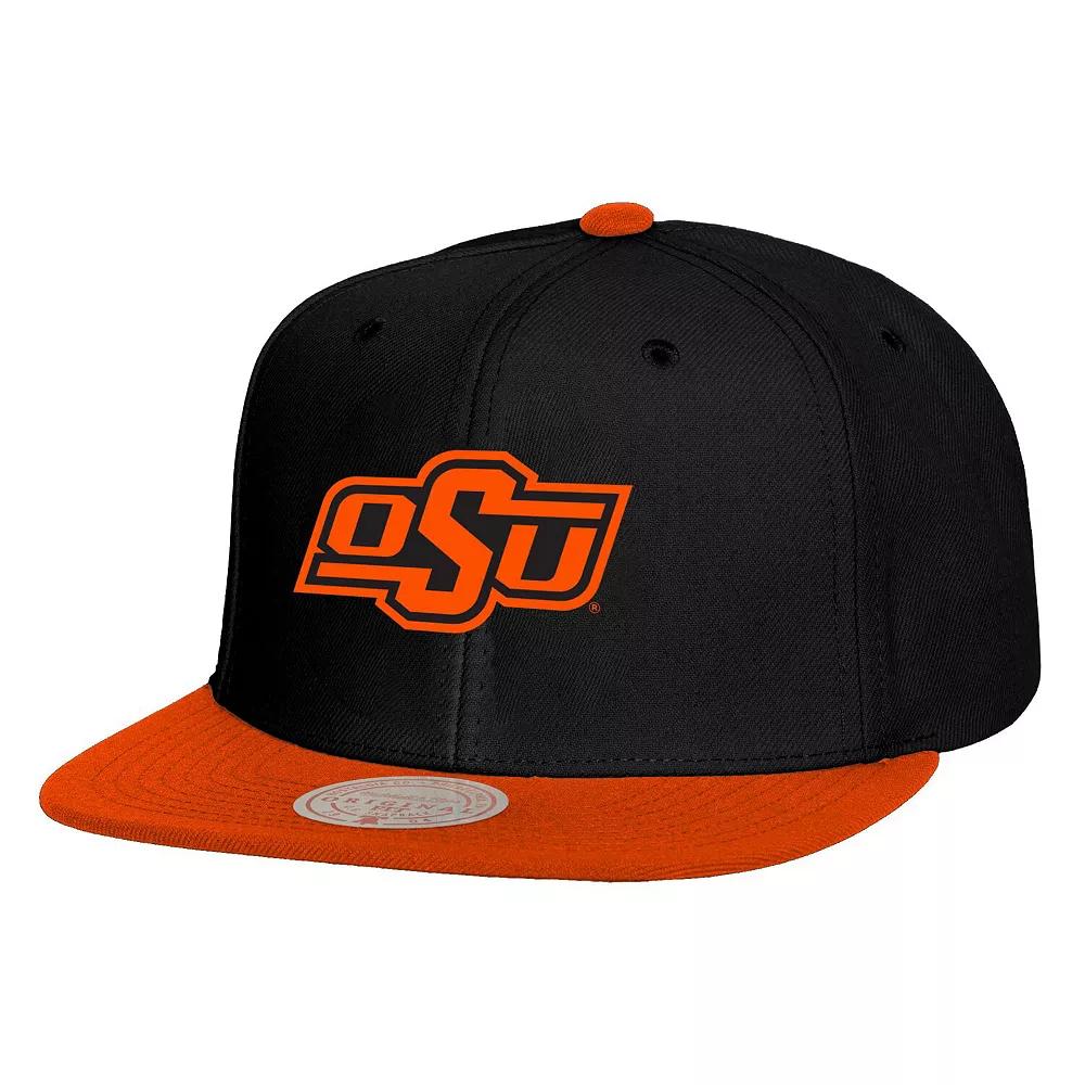Men's Mitchell & Ness Black/Orange Oklahoma State Cowboys 2-Tone 2.0 Snapback Hat Product Image