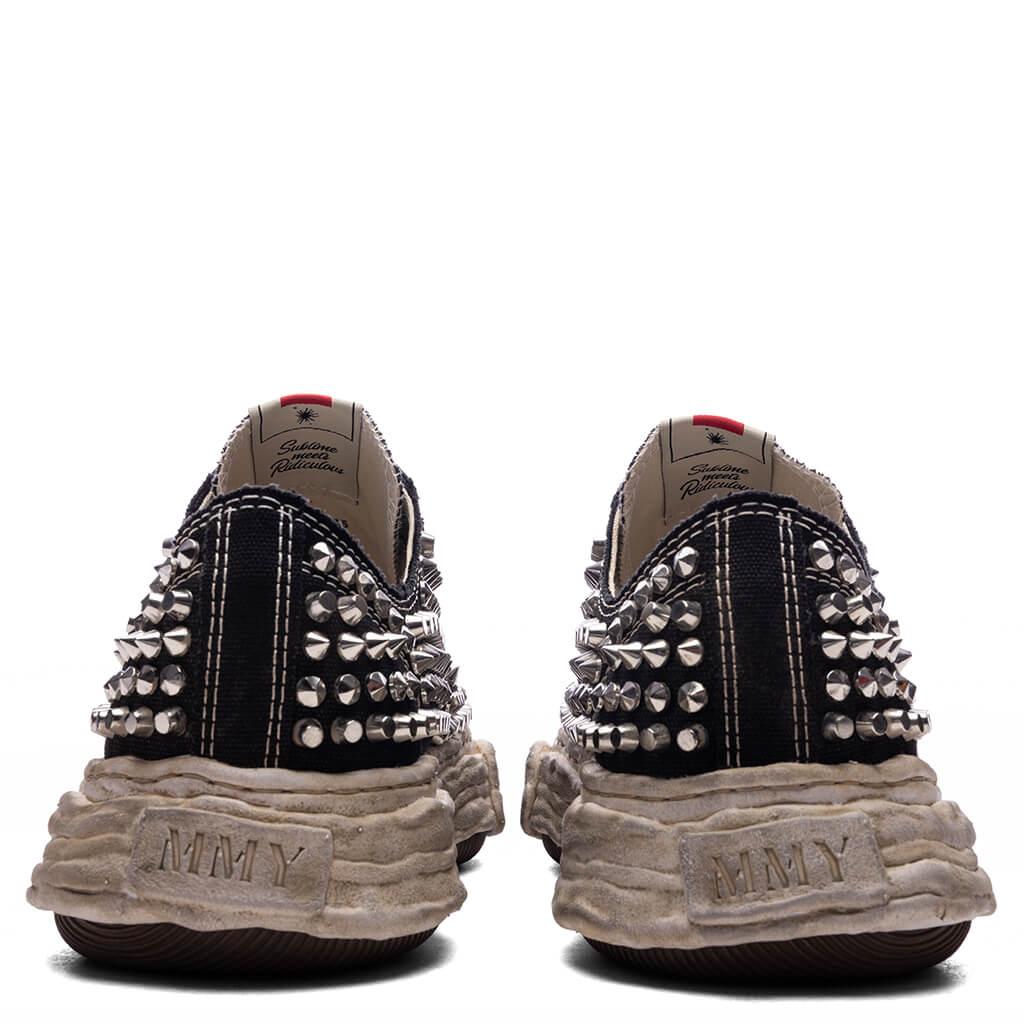 Peterson 23 Studded Low OG Sole - Black Male Product Image