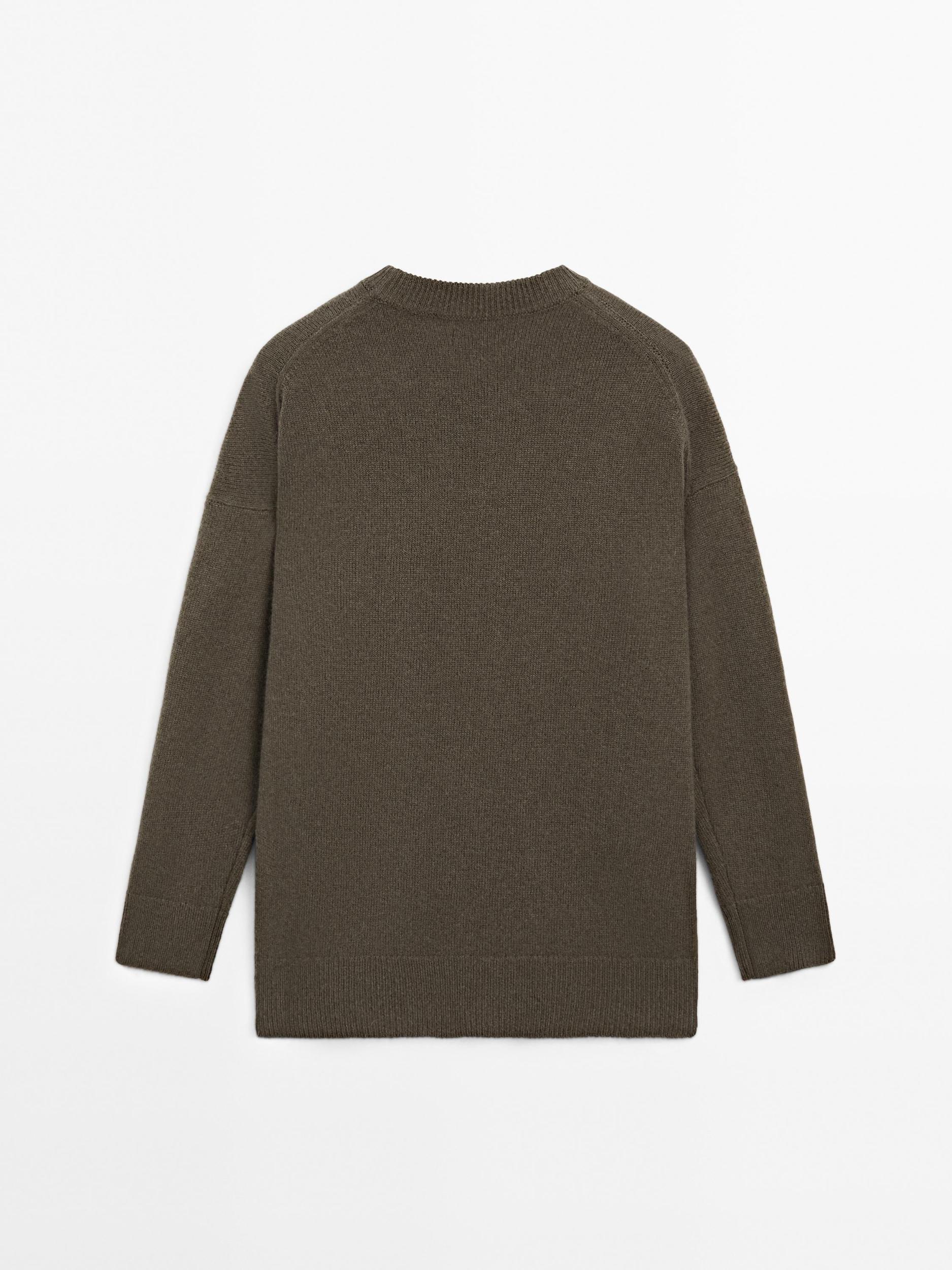 100% cashmere oversize knit sweater Product Image
