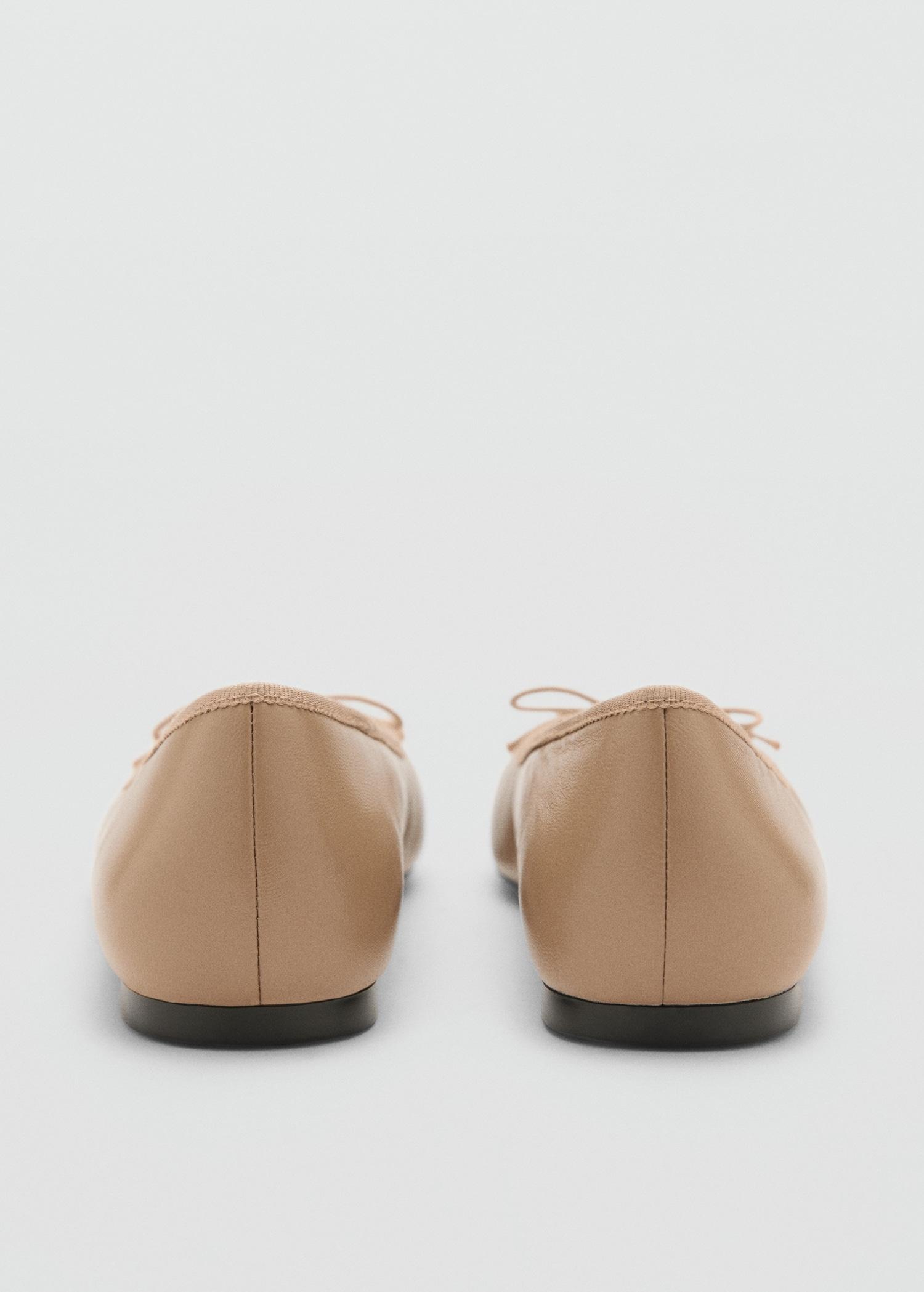 Leather ballet flats - Women | MANGO USA Product Image