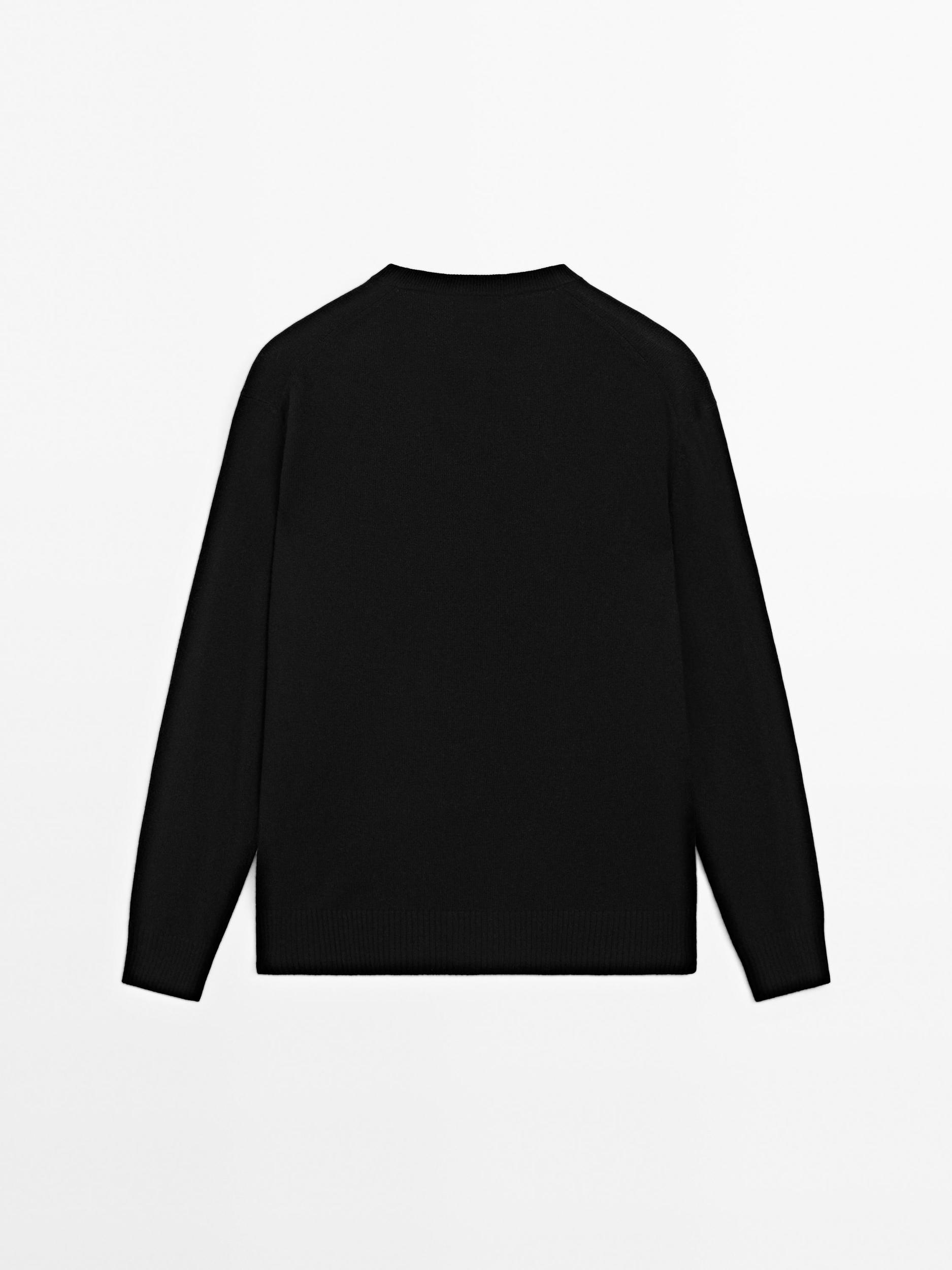 Knit 100% cashmere V-neck sweater Product Image