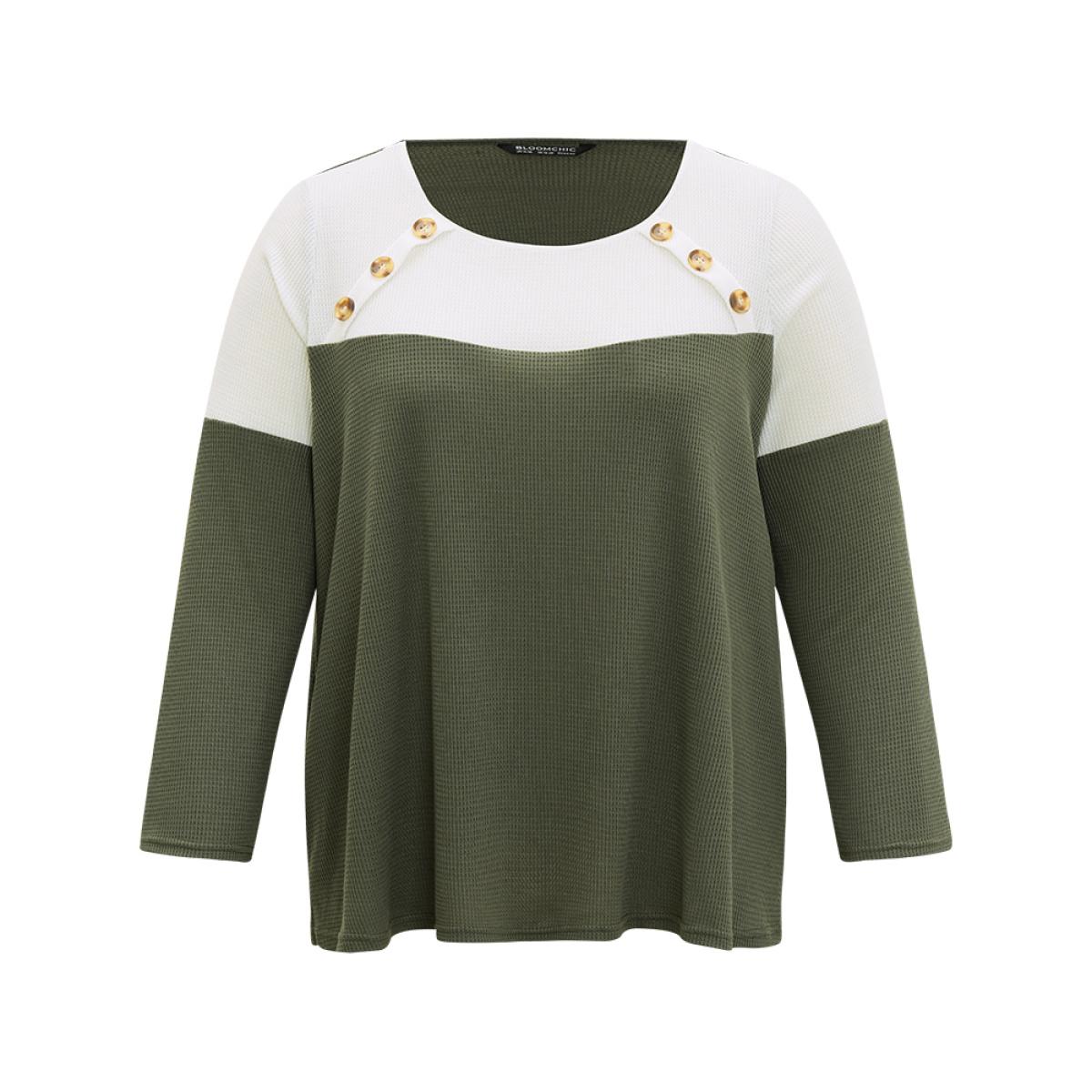 Plus Size Colorblock Contrast Button Detail Crew Neck T-shirt Gray Women Casual Contrast Plain Round Neck Dailywear T-shirts BloomChic 10/M Product Image