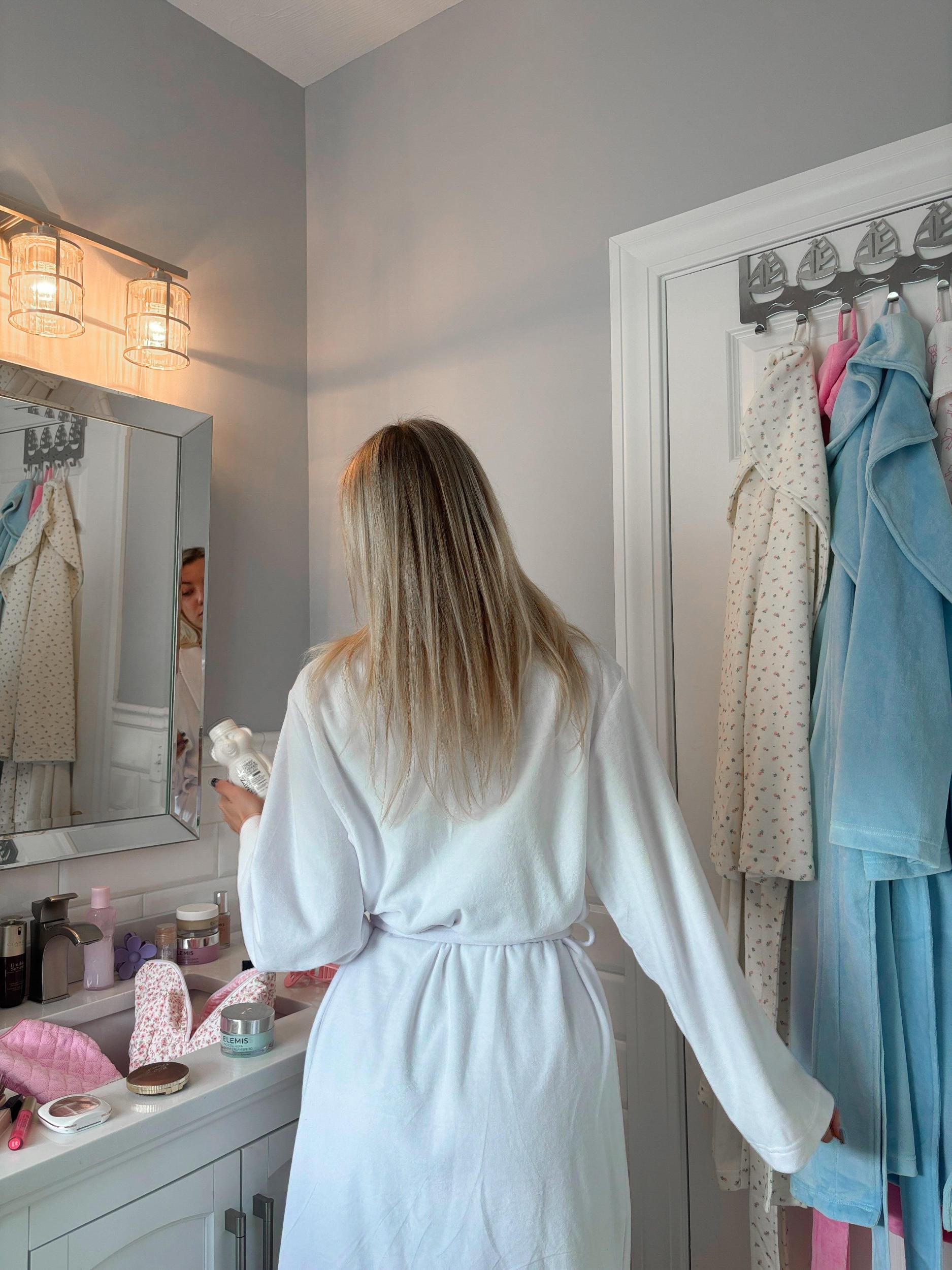 White Dream Hotel Robe Product Image