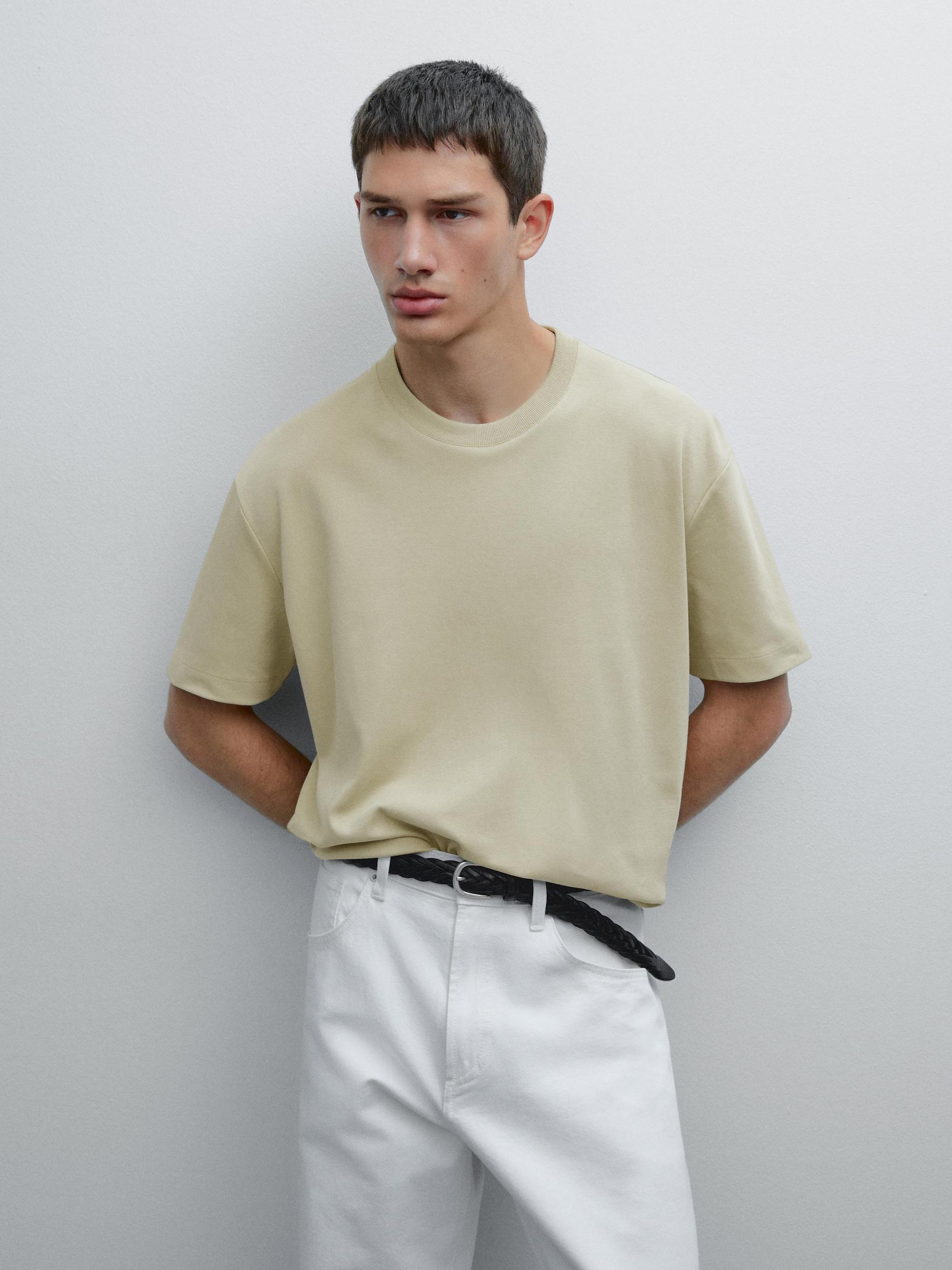 T-shirt medium weight 100% cotton Product Image