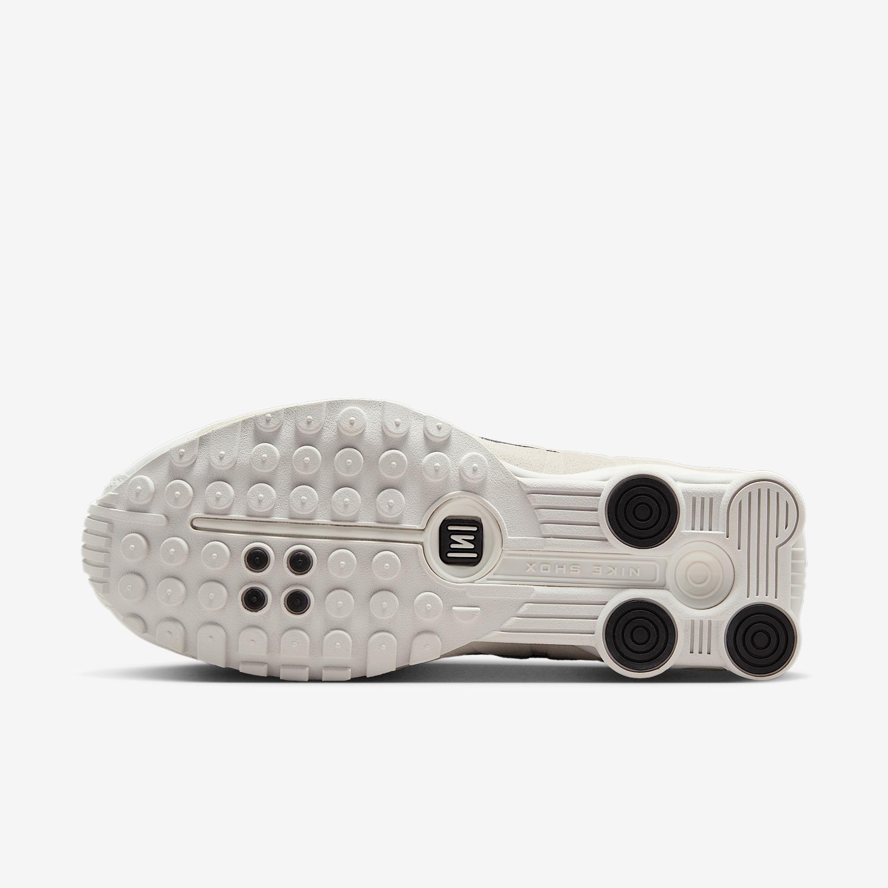Nike Womens Shox R4 Shoes | HQ7739-100 Product Image