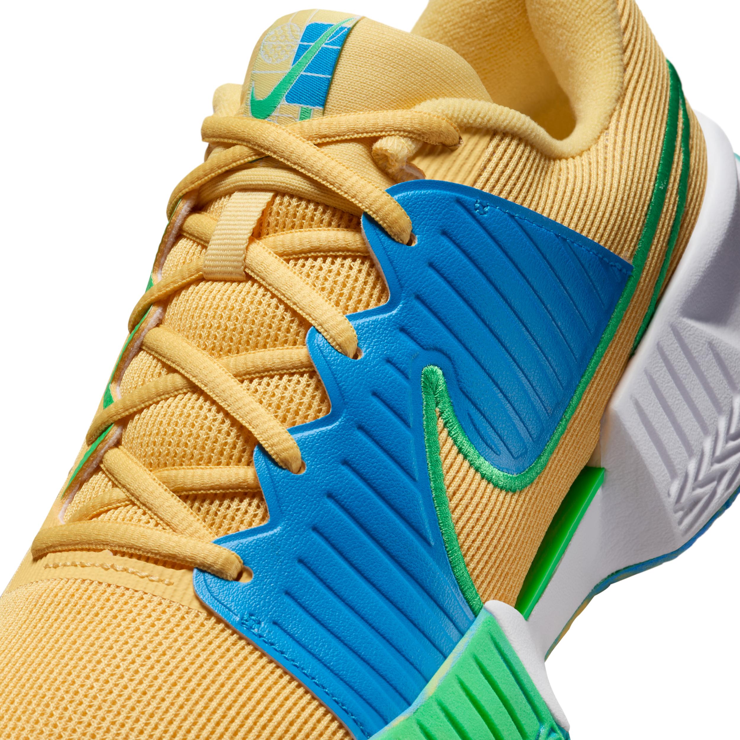 Nike Women's Zoom Challenge Pickleball Shoes Product Image