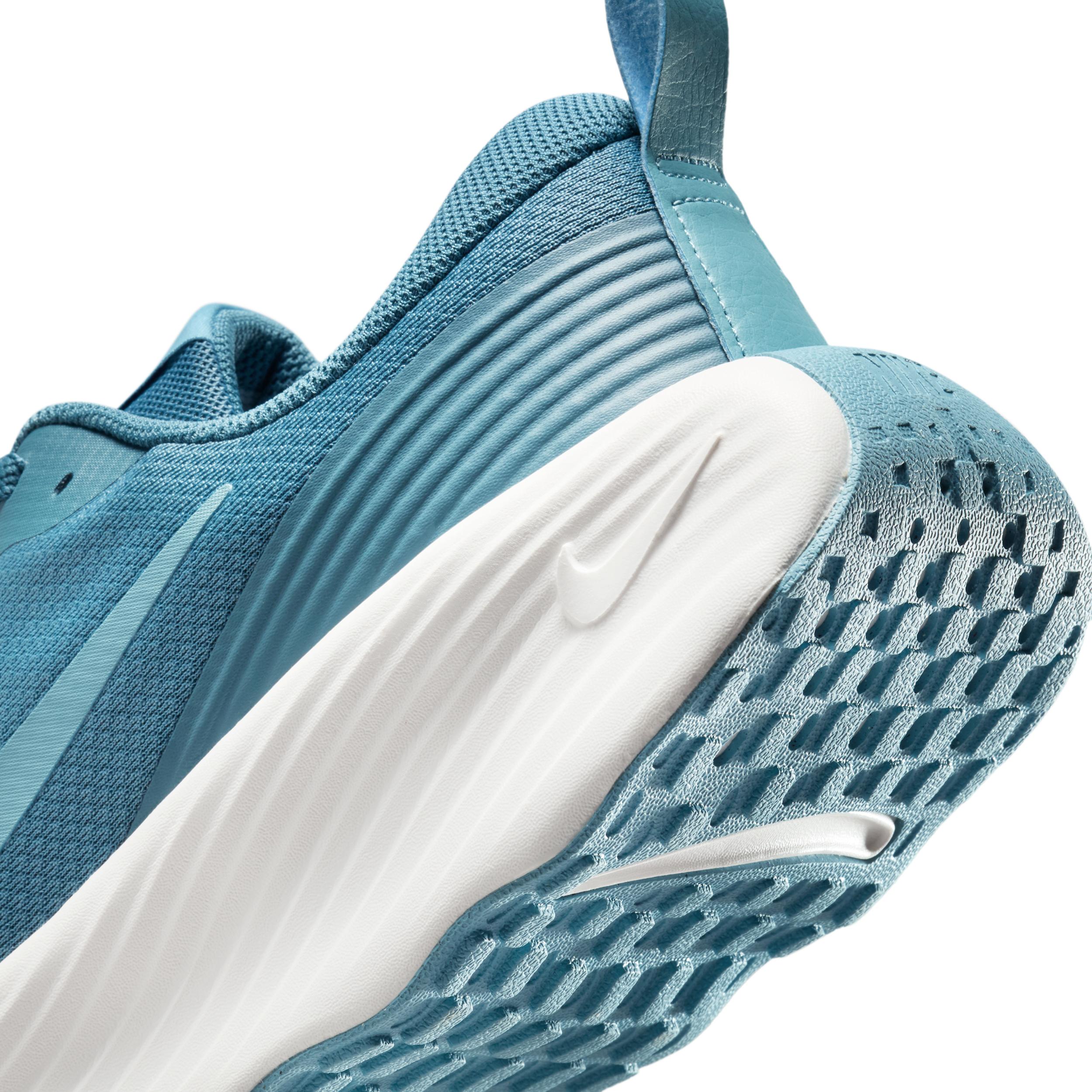 Nike Men's Promina Walking Shoes Product Image