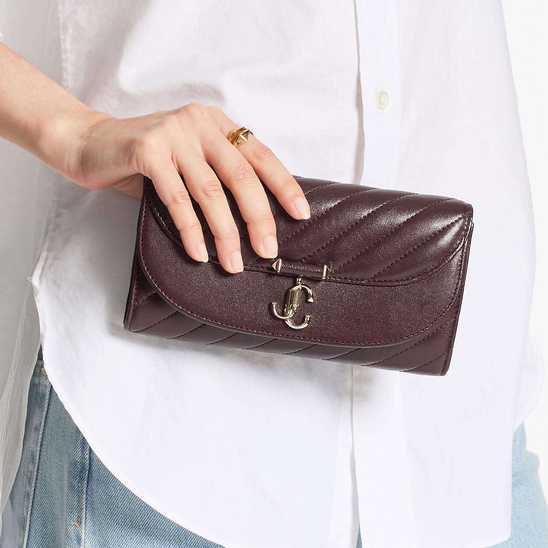 Curve Wallet With Chain Product Image