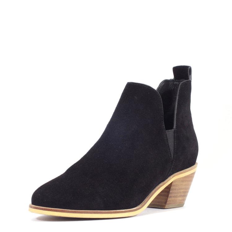 William Heeled Chelsea Boots Product Image