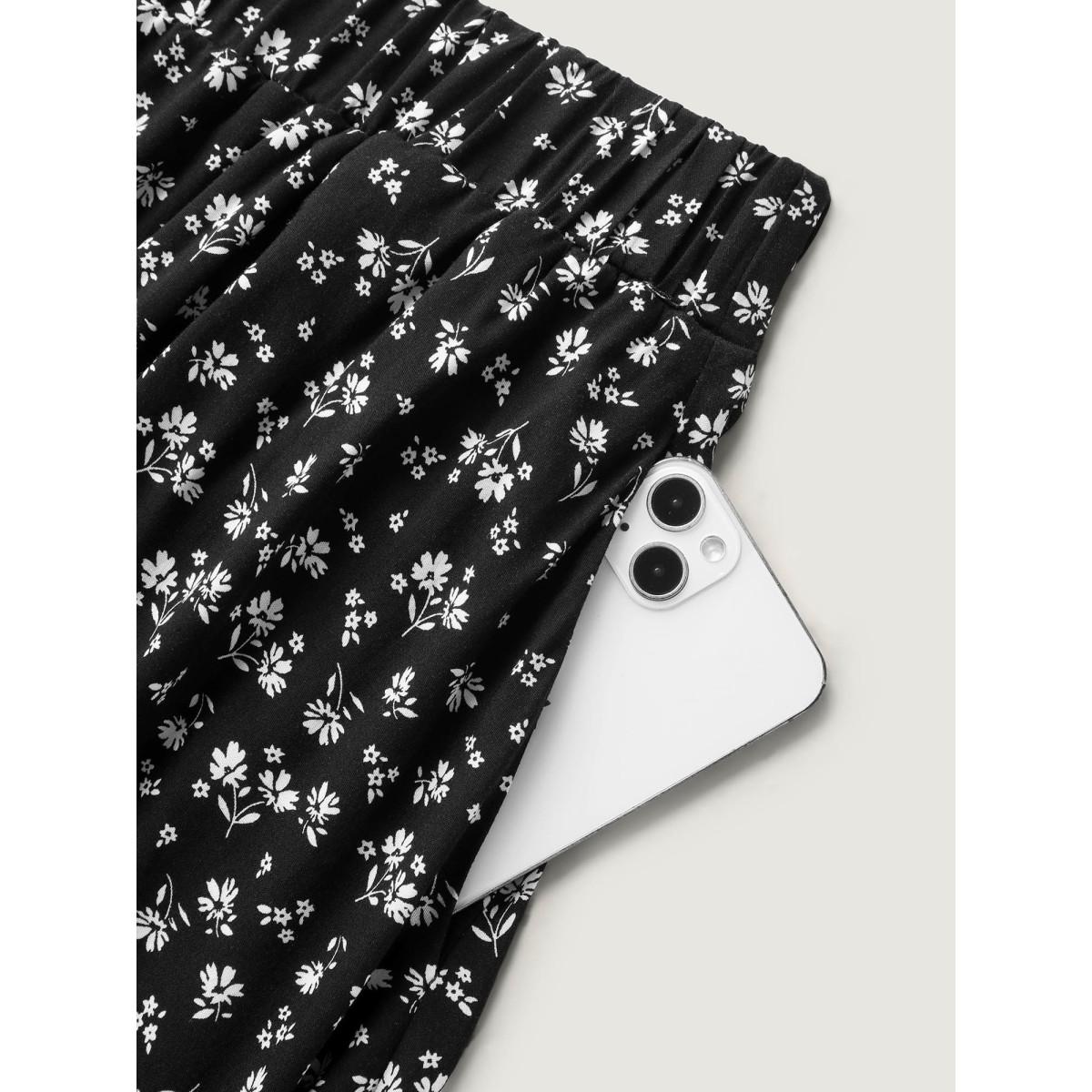Plus Size Ditsy Floral Print Stretchy Waist Skirt Women BlackFlower Loose No stretch Side seam pocket Everyday-Casual Skirts BloomChic 28/5X Product Image