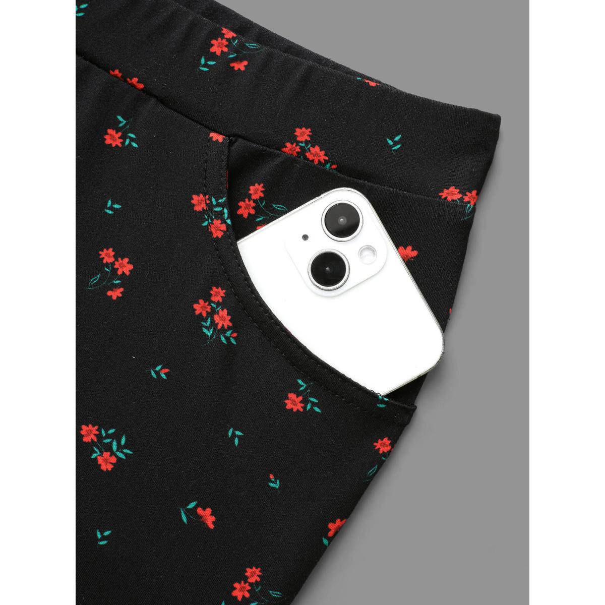 Plus Size Ditsy Floral Pocket Skinny Leggings Women BlackFlower Elegant High stretch Skinny Mid Rise Everyday Leggings BloomChic 30/6X Product Image