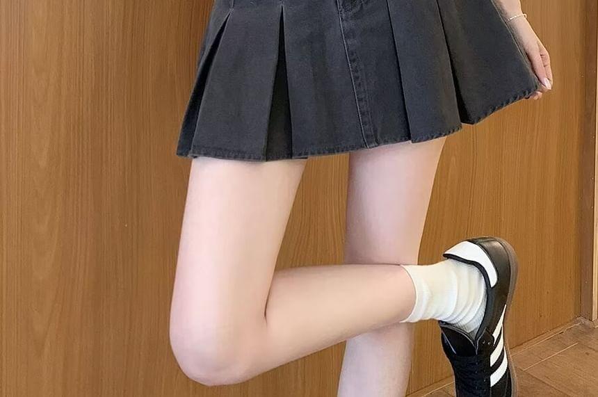 High Rise Denim Mini Pleated Skirt Product Image