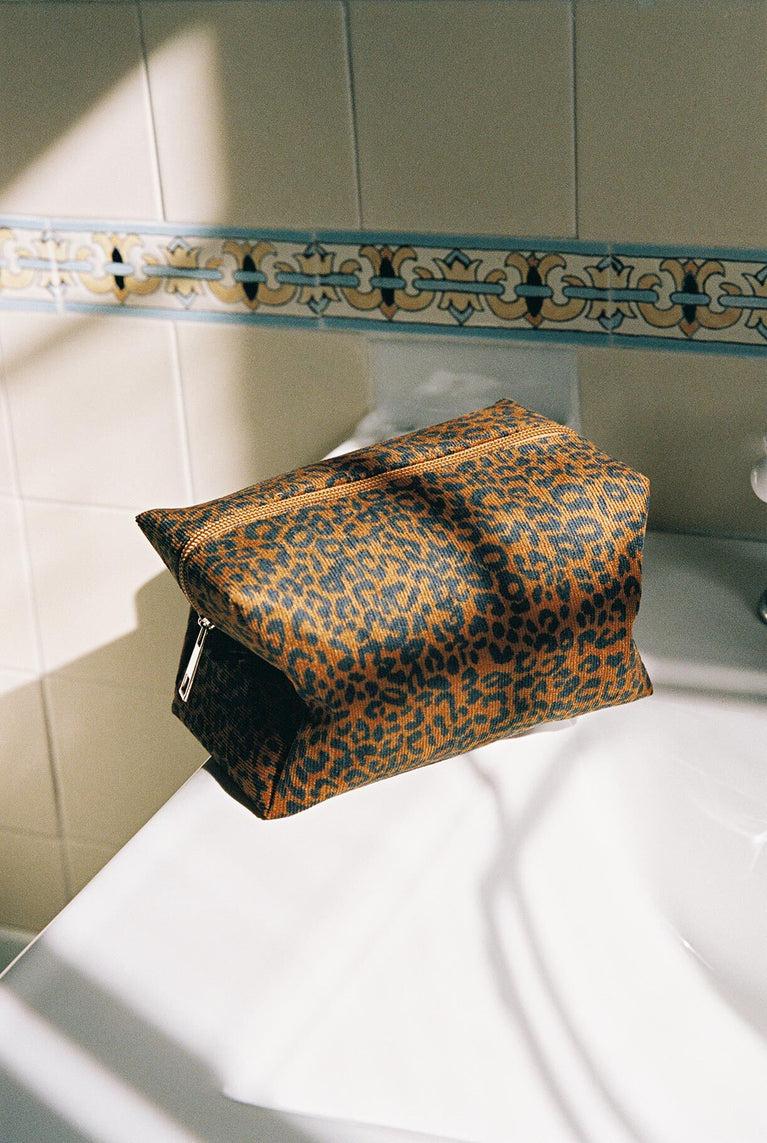 Cappucino Pouch Leopard Product Image